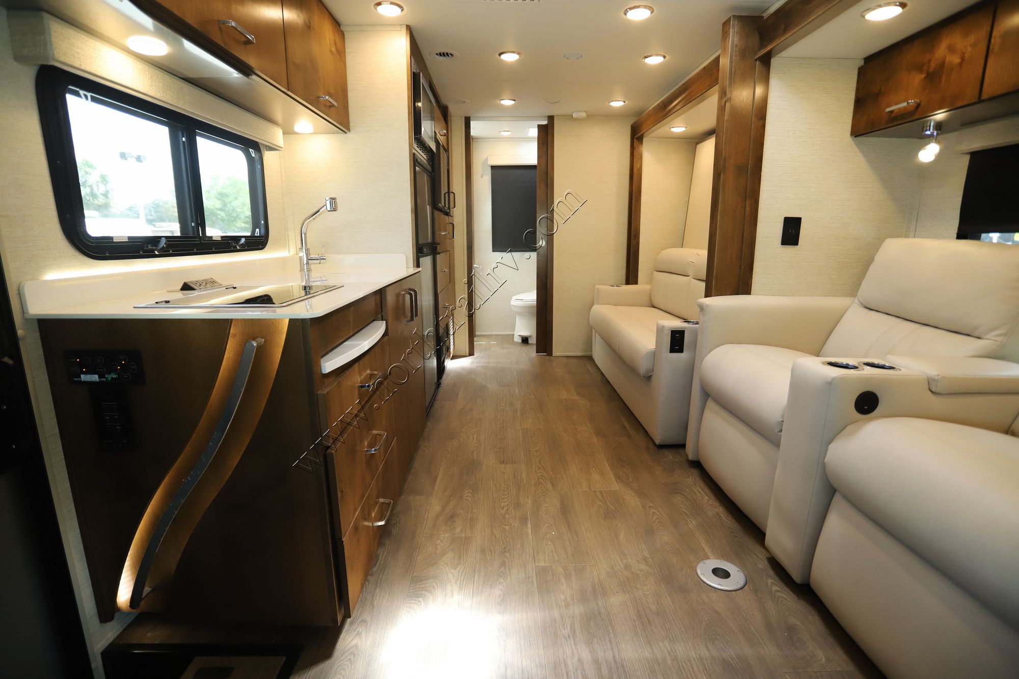 Used 2021 Tiffin Motor Homes Wayfarer 25RW Class C  For Sale