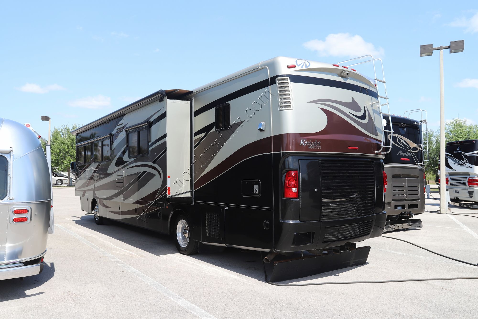 Used 2008 Monaco Knight 40DFT Class A  For Sale