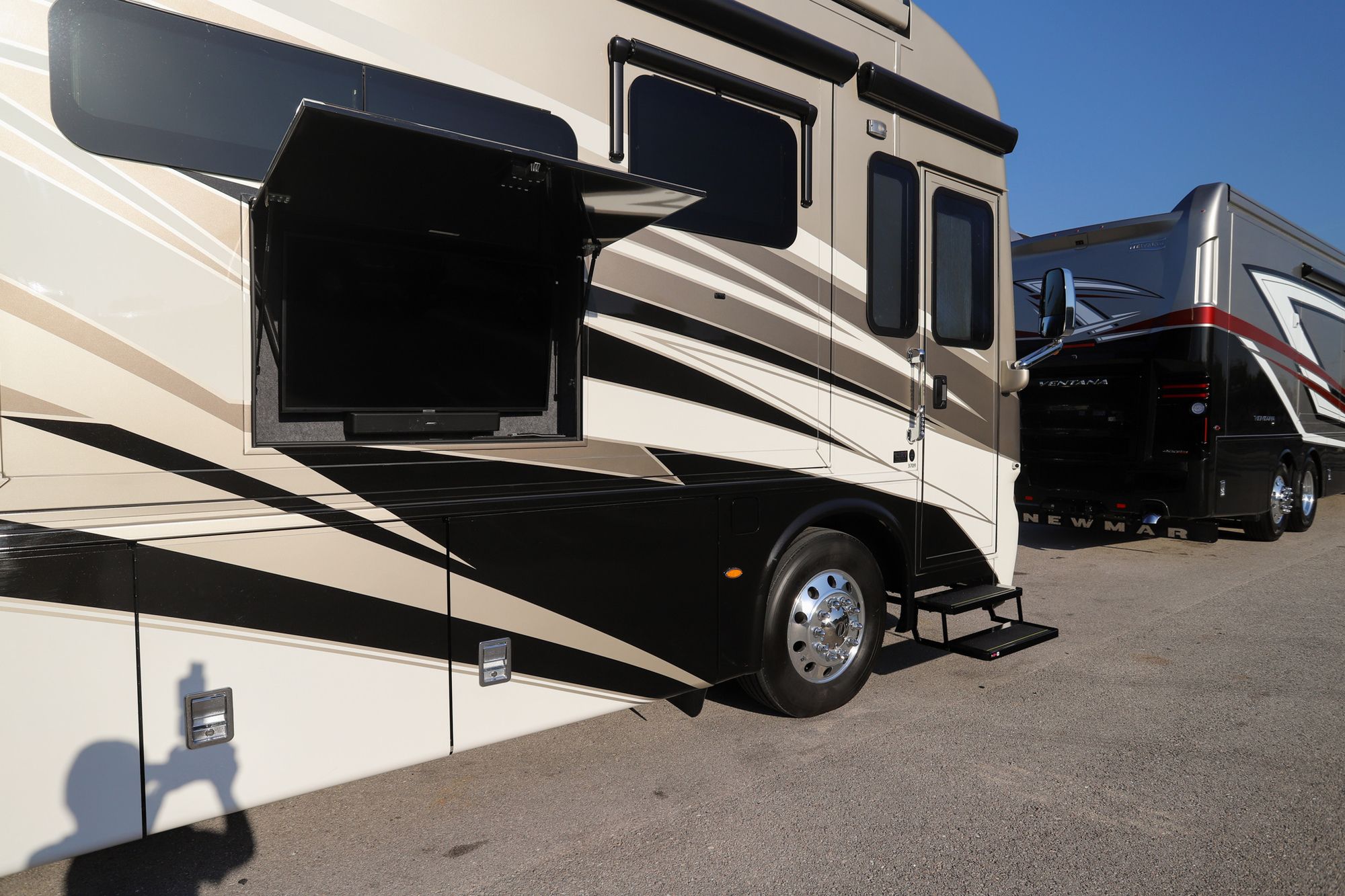 Used 2021 Newmar Ventana 3709 Class A  For Sale