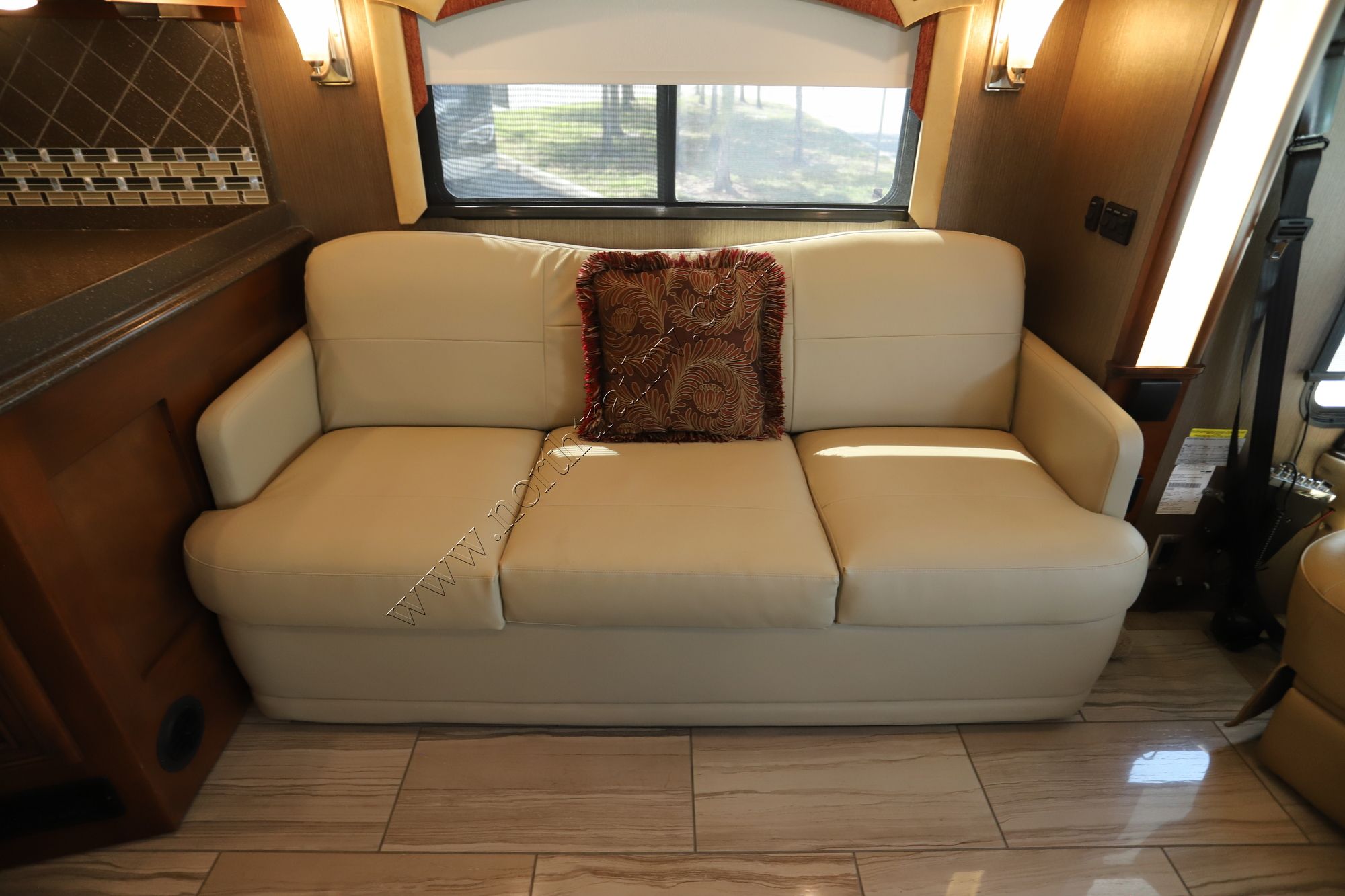 Used 2014 Newmar Ventana 3436 Class A  For Sale