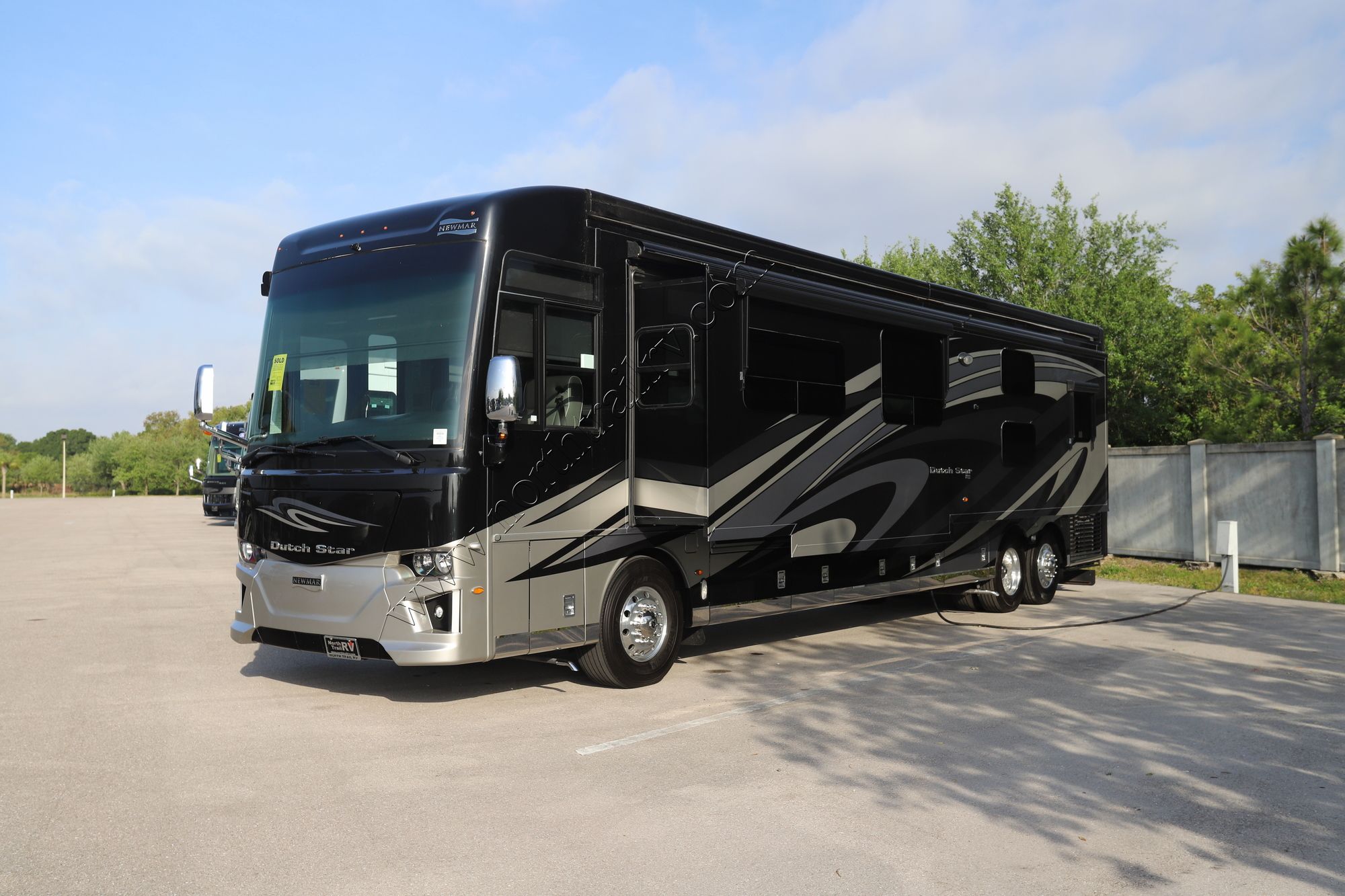 Used 2019 Newmar Dutch Star 4310 Class A  For Sale