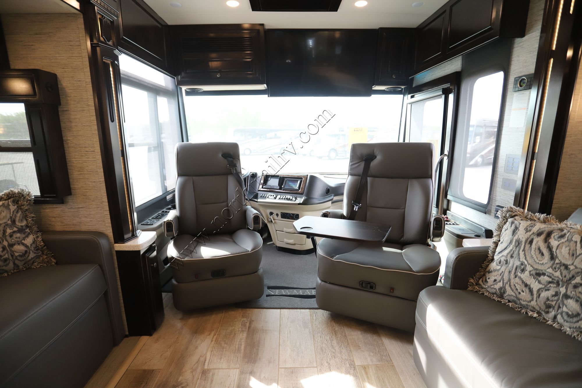 Used 2019 Newmar Dutch Star 4310 Class A  For Sale