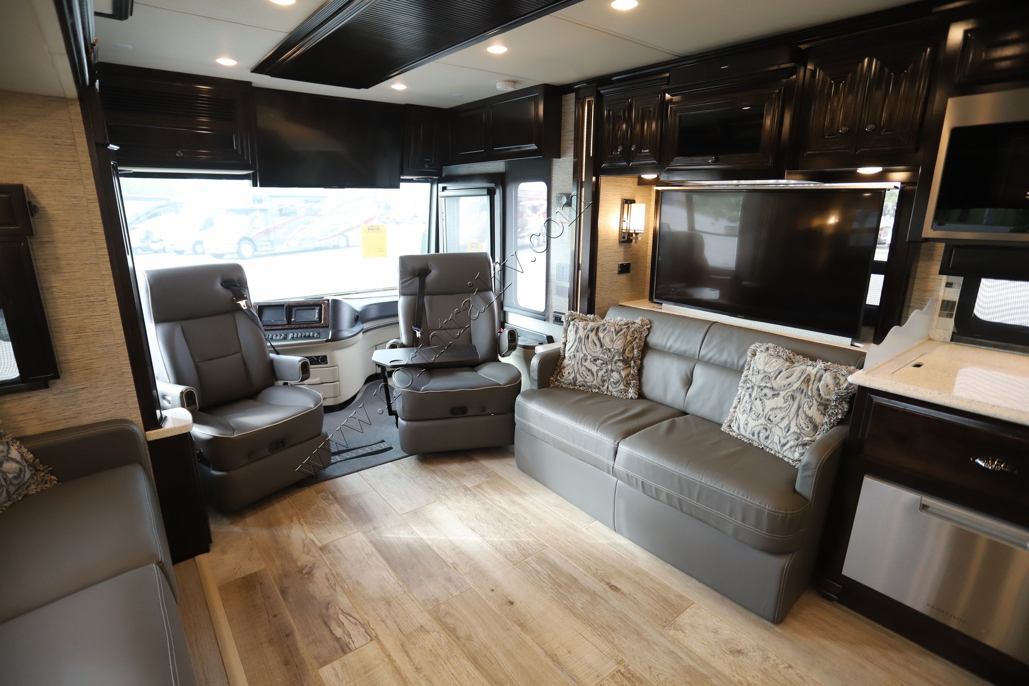 Used 2019 Newmar Dutch Star 4310 Class A  For Sale