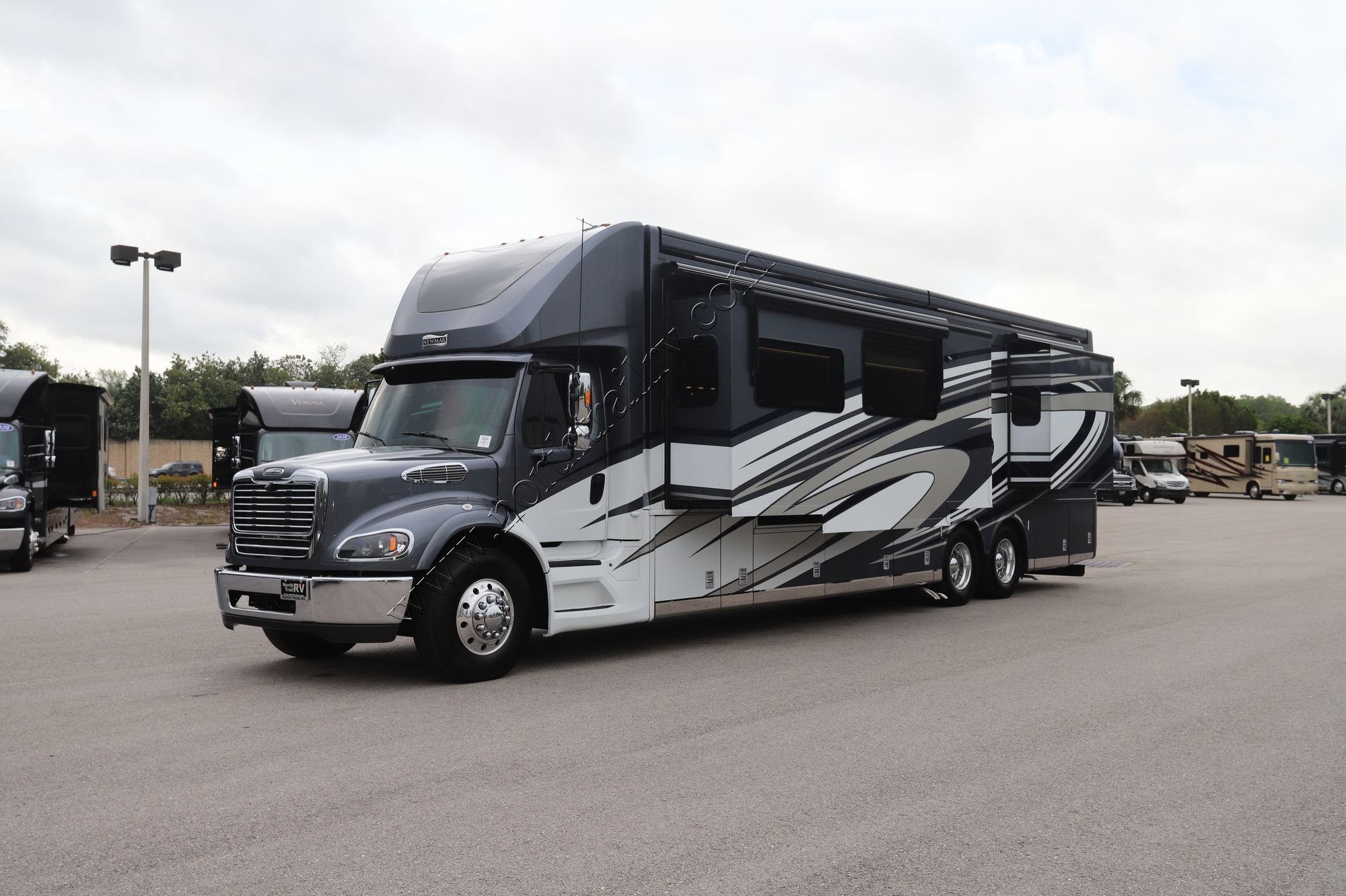 Used 2021 Newmar Supreme Aire 4575 Super C  For Sale