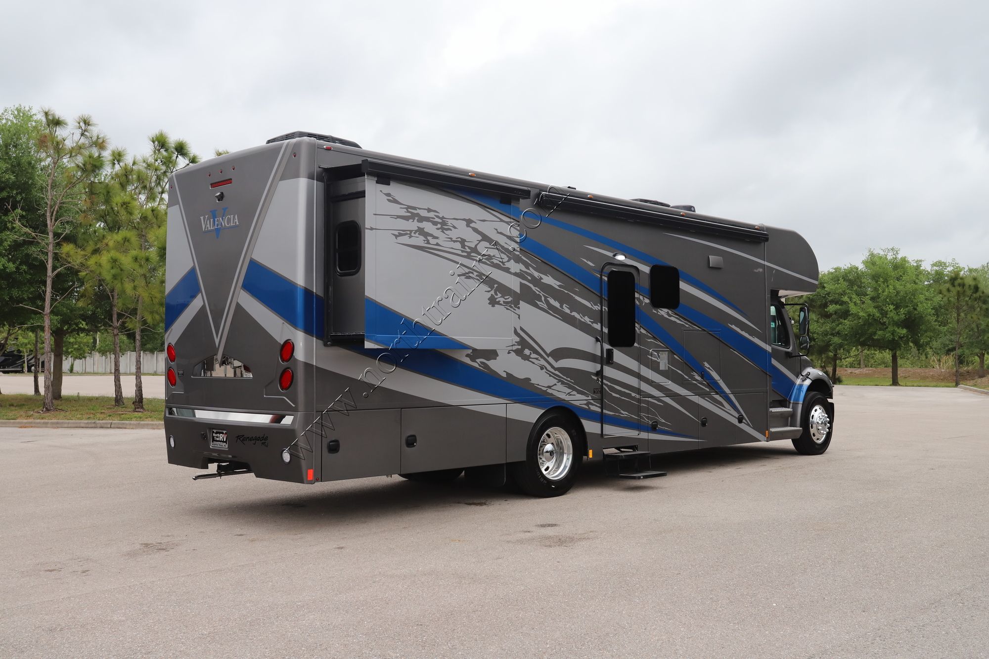 New 2022 Renegade Rv Valencia 35MB Super C  For Sale