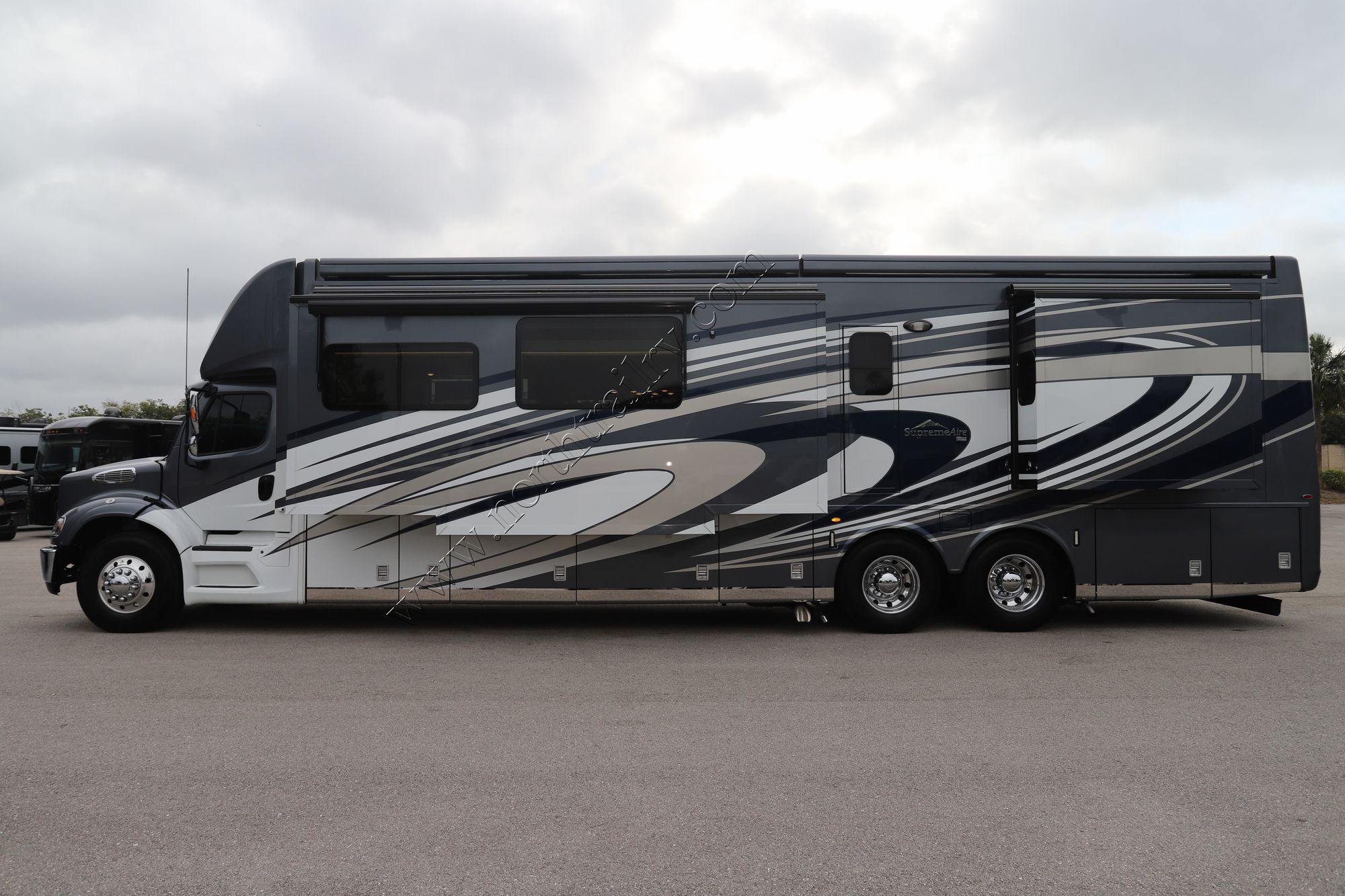 Used 2021 Newmar Supreme Aire 4575 Super C  For Sale