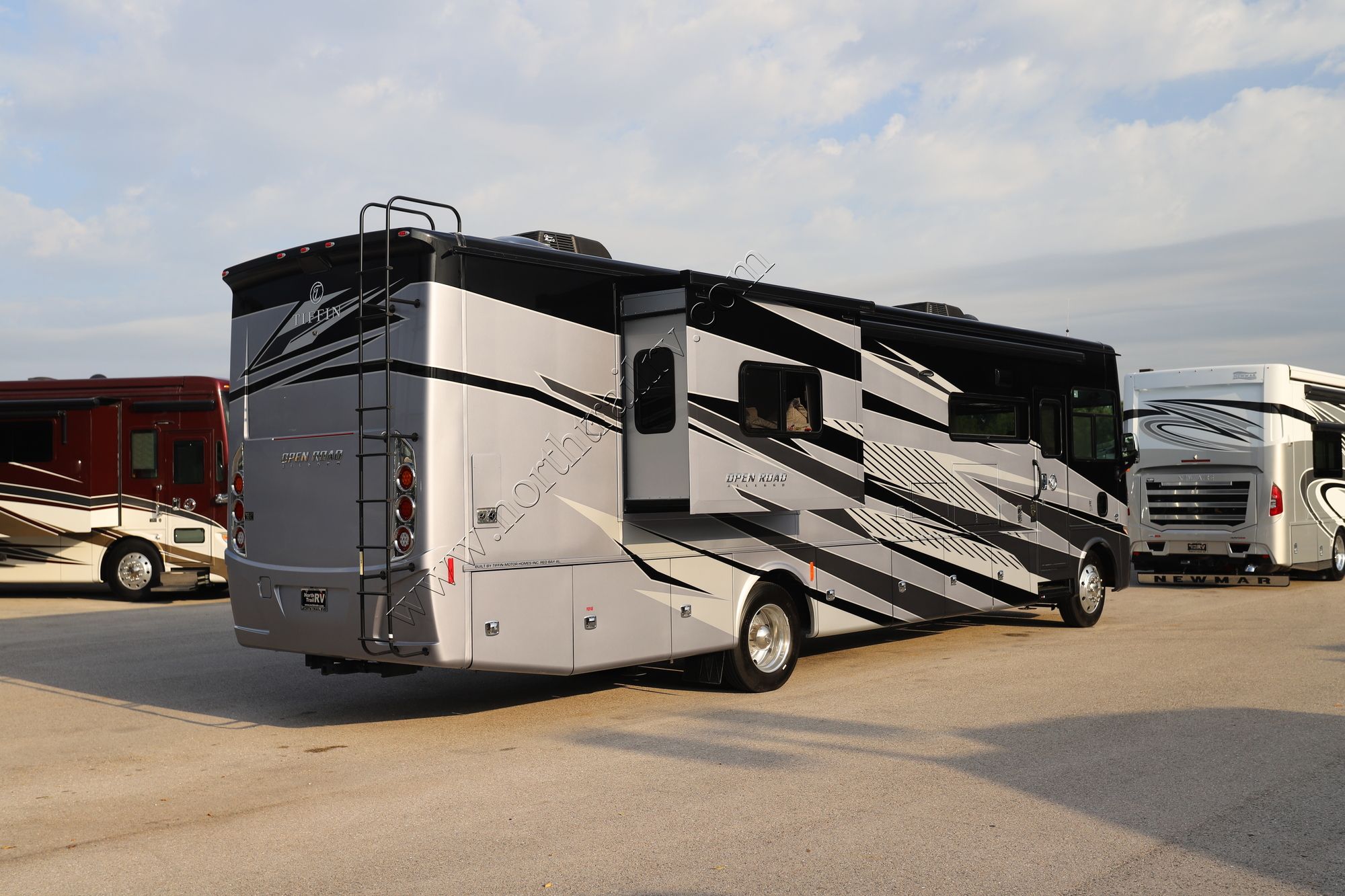 New 2022 Tiffin Motor Homes Allegro 36UA Class A  For Sale