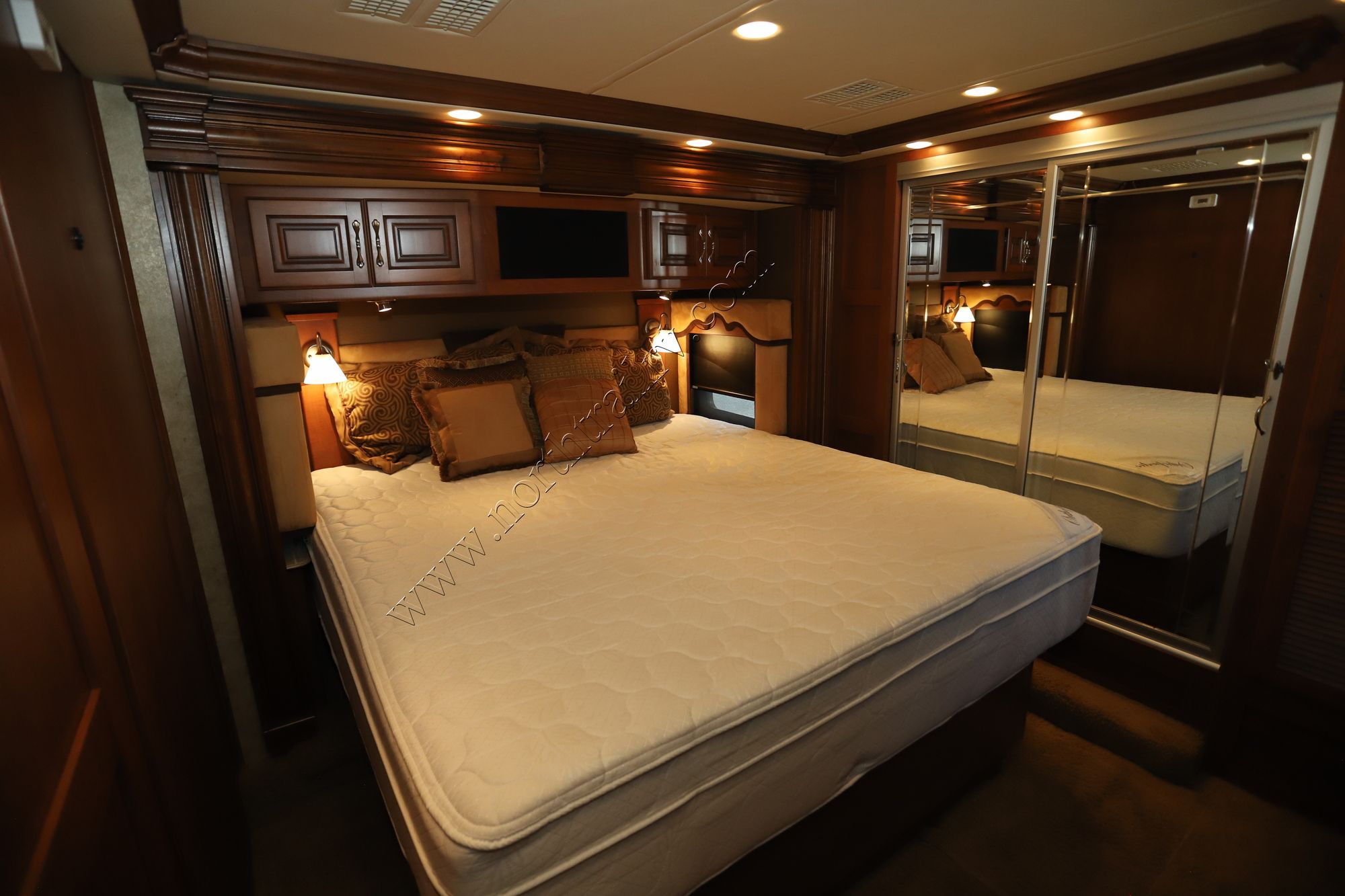 Used 2013 Fleetwood Discovery 40X Class A  For Sale