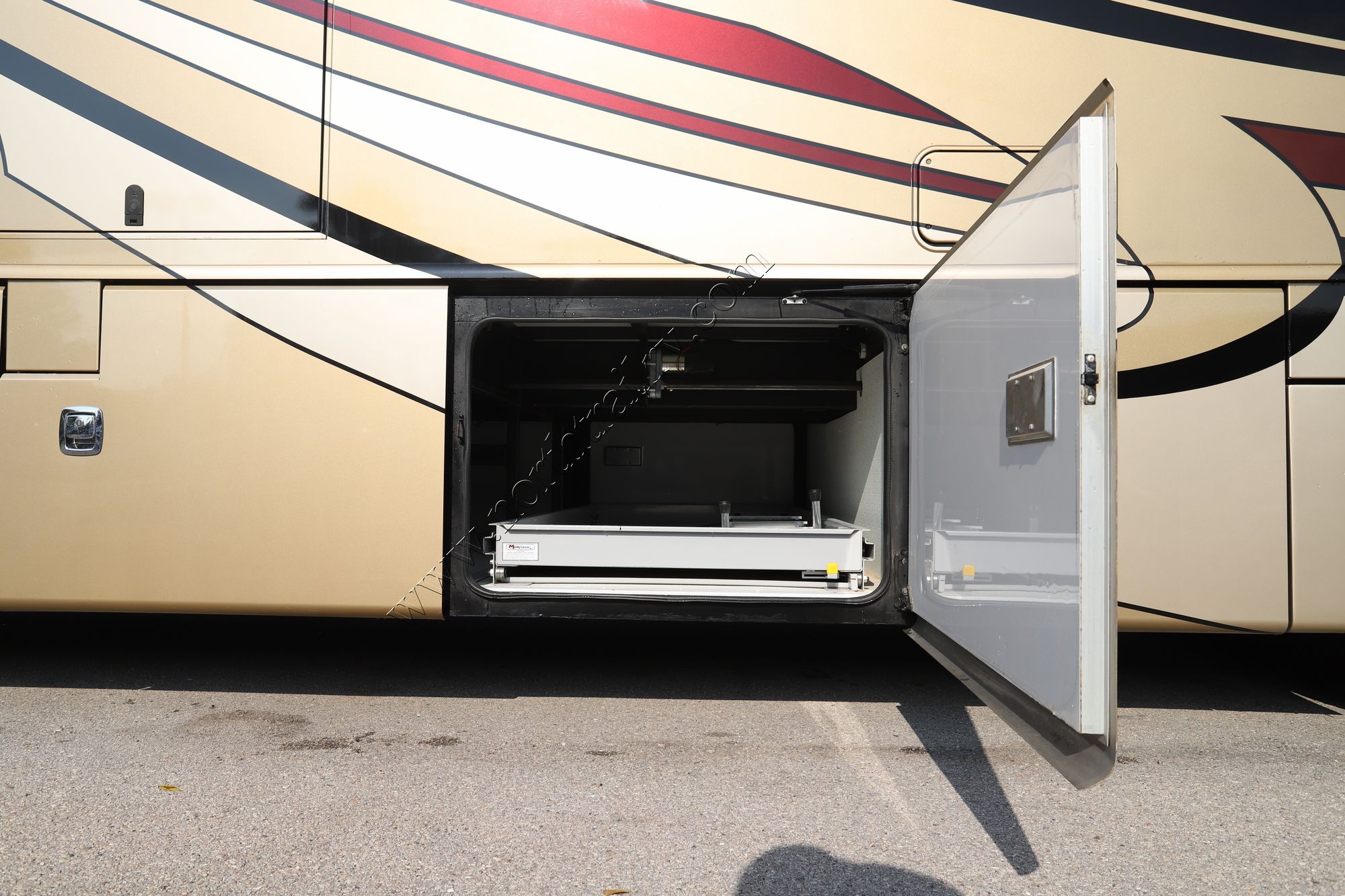 Used 2013 Fleetwood Discovery 40X Class A  For Sale