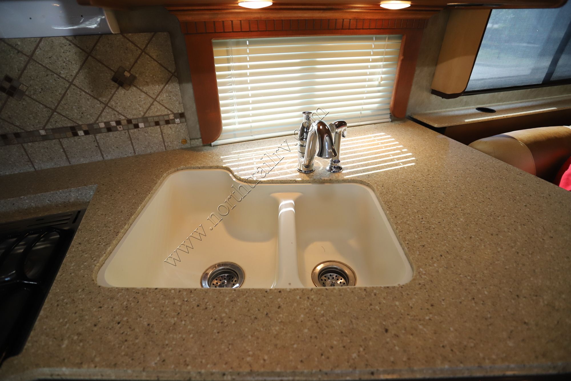 Used 2013 Fleetwood Discovery 40X Class A  For Sale