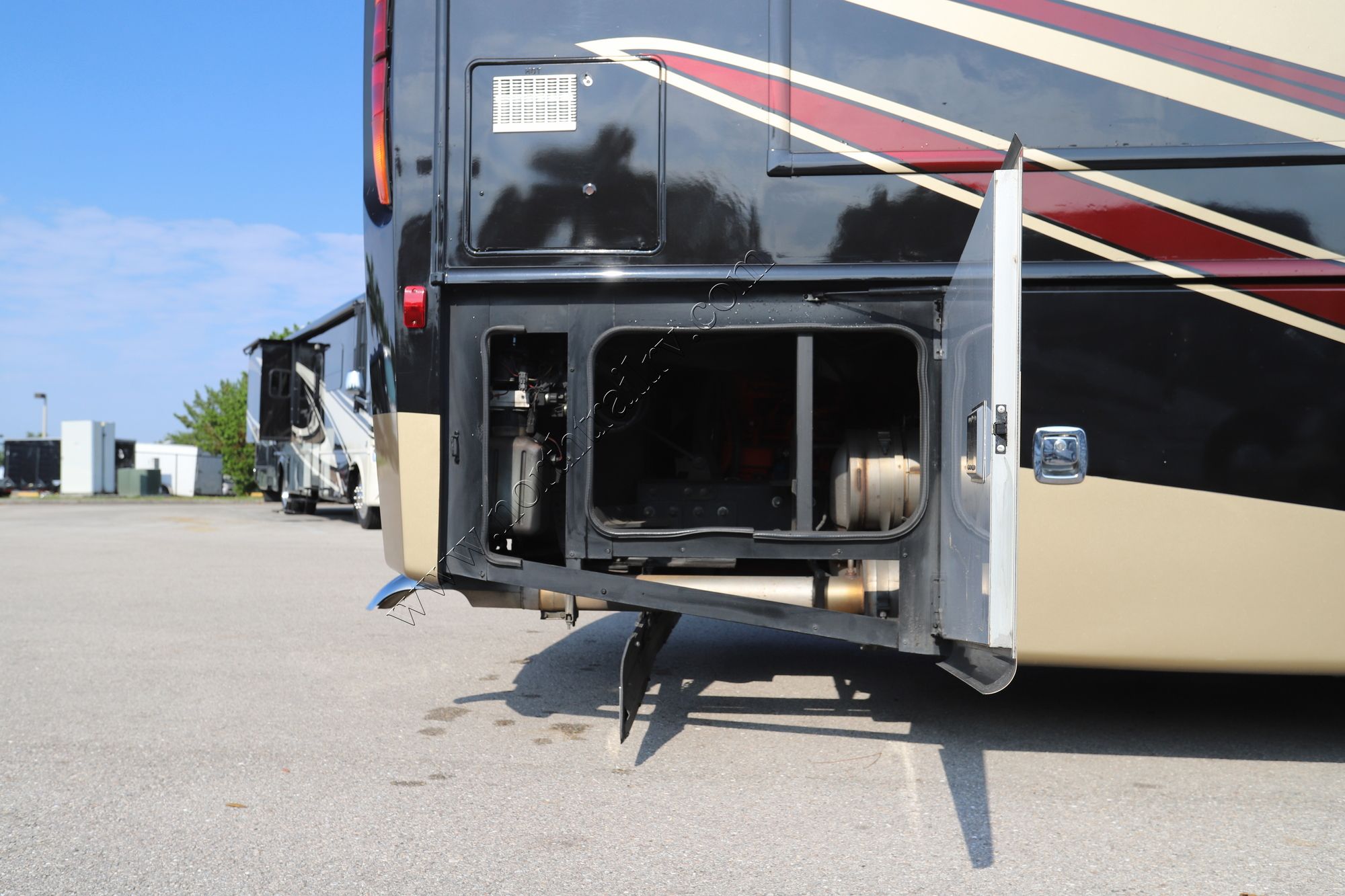 Used 2013 Fleetwood Discovery 40X Class A  For Sale