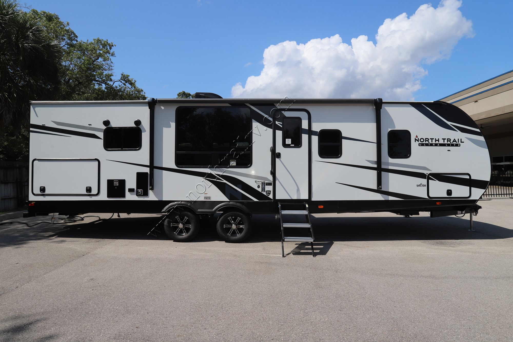 New 2022 Heartland Rv North Trail 25LRSS Travel Trailer  For Sale