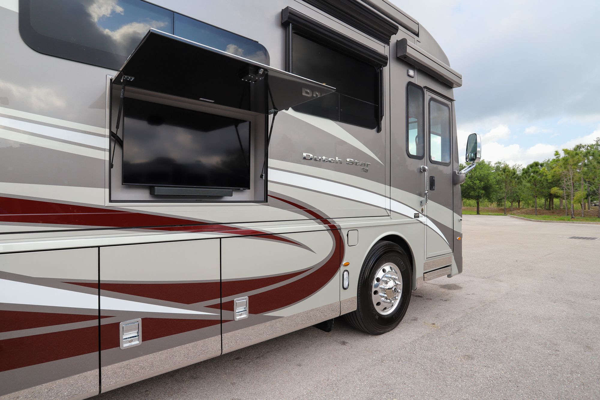 New 2022 Newmar Dutch Star 4326 Class A  For Sale