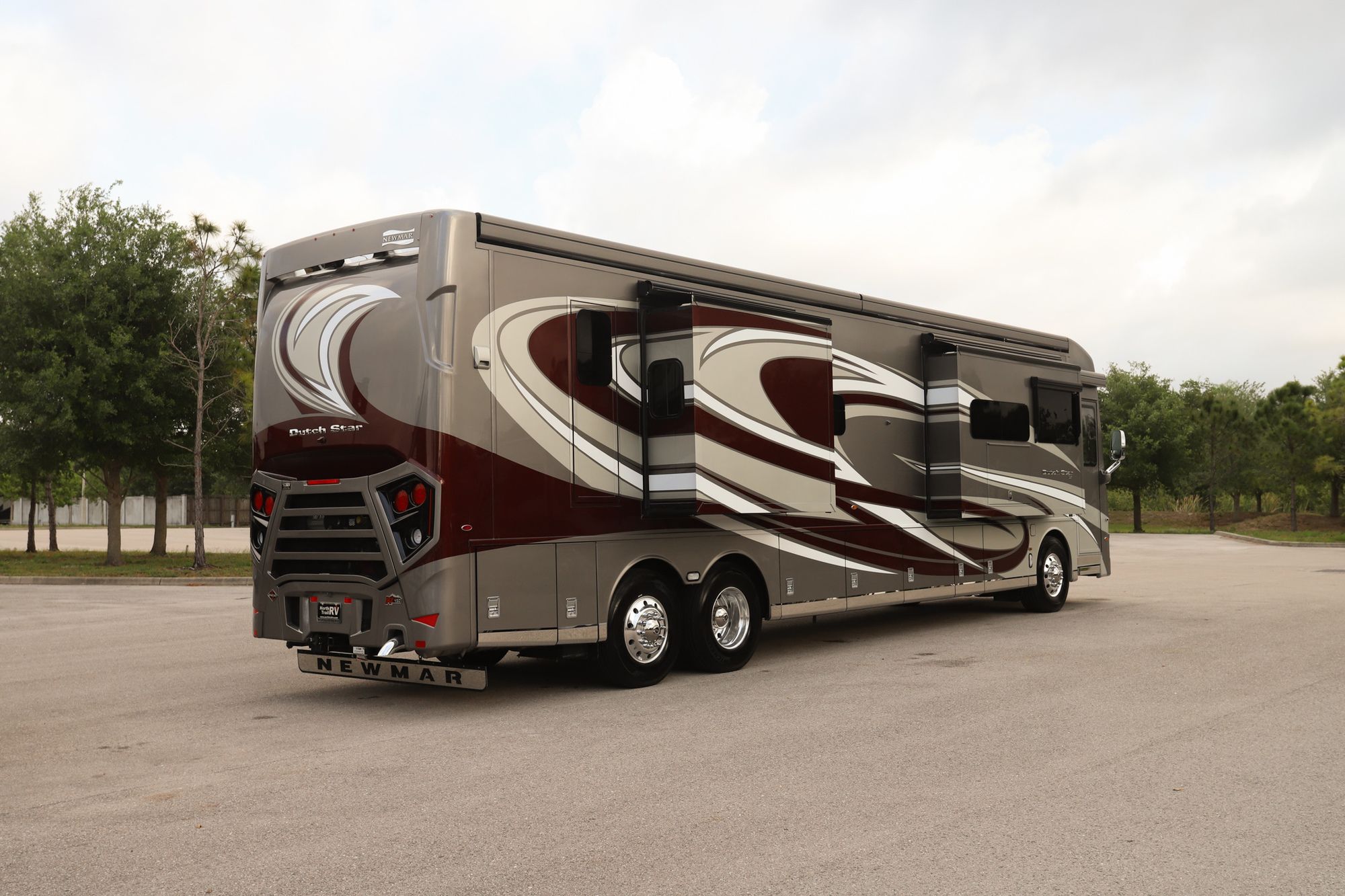 New 2022 Newmar Dutch Star 4326 Class A  For Sale