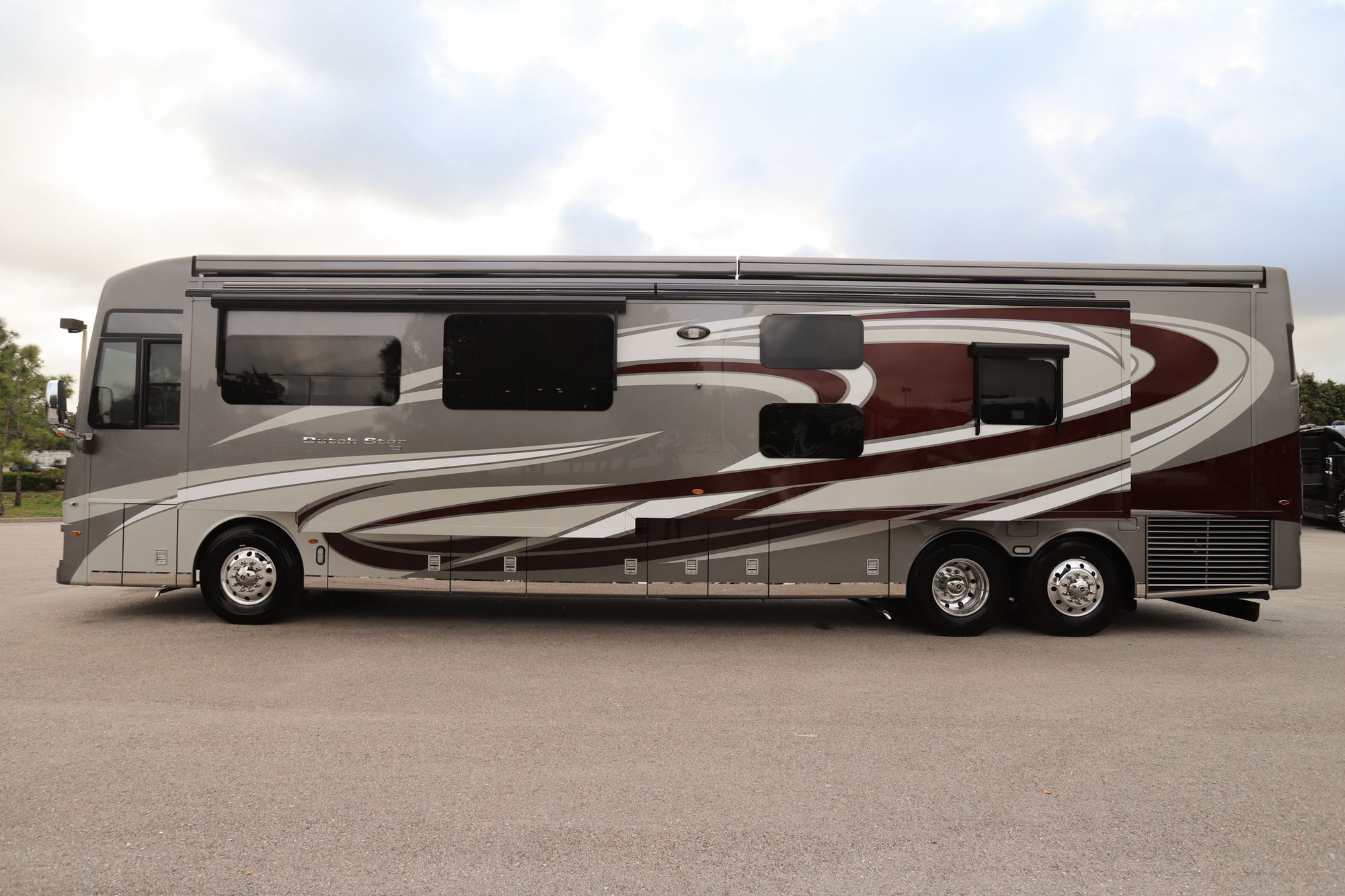 New 2022 Newmar Dutch Star 4326 Class A  For Sale