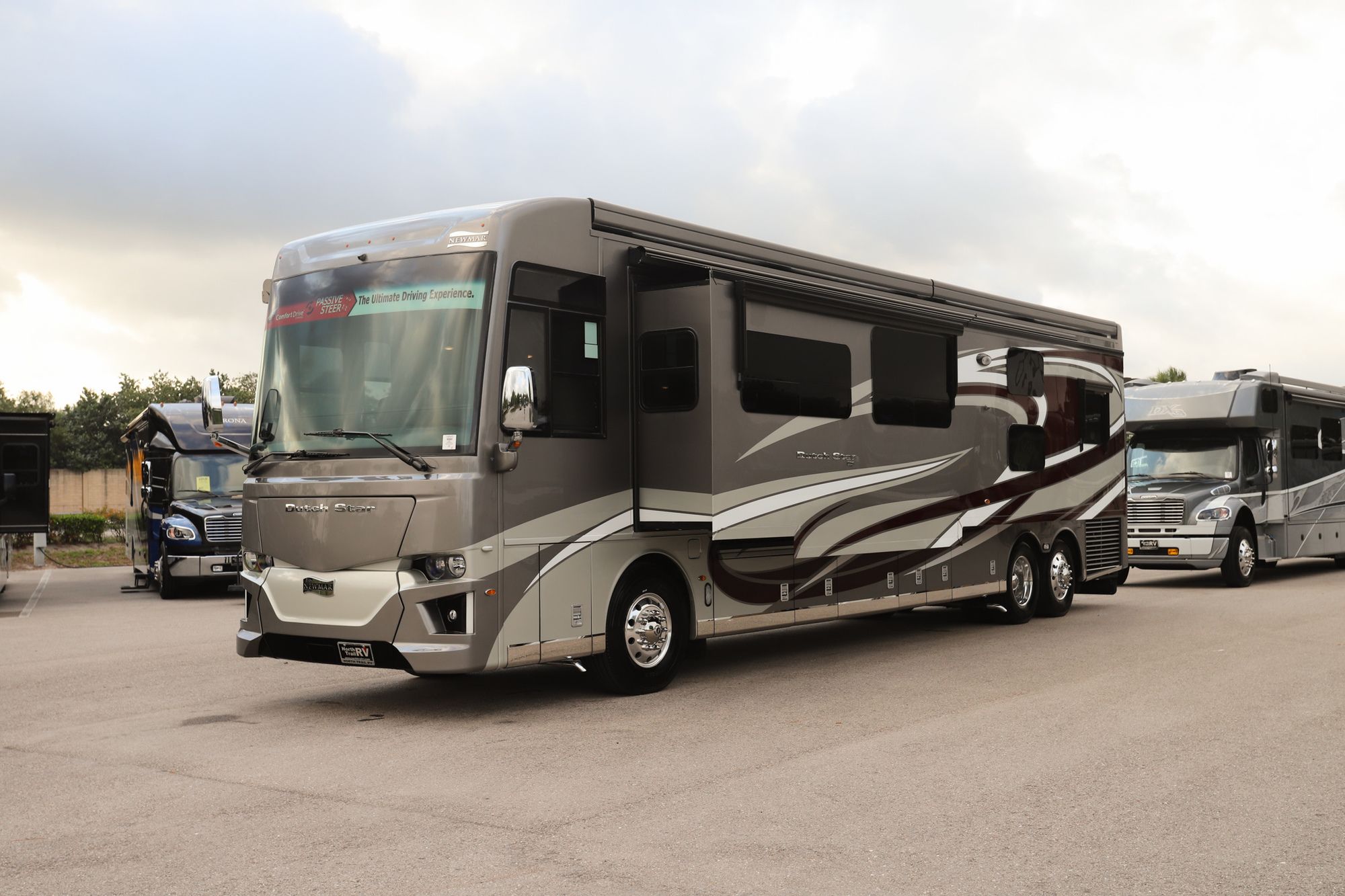 New 2022 Newmar Dutch Star 4326 Class A  For Sale