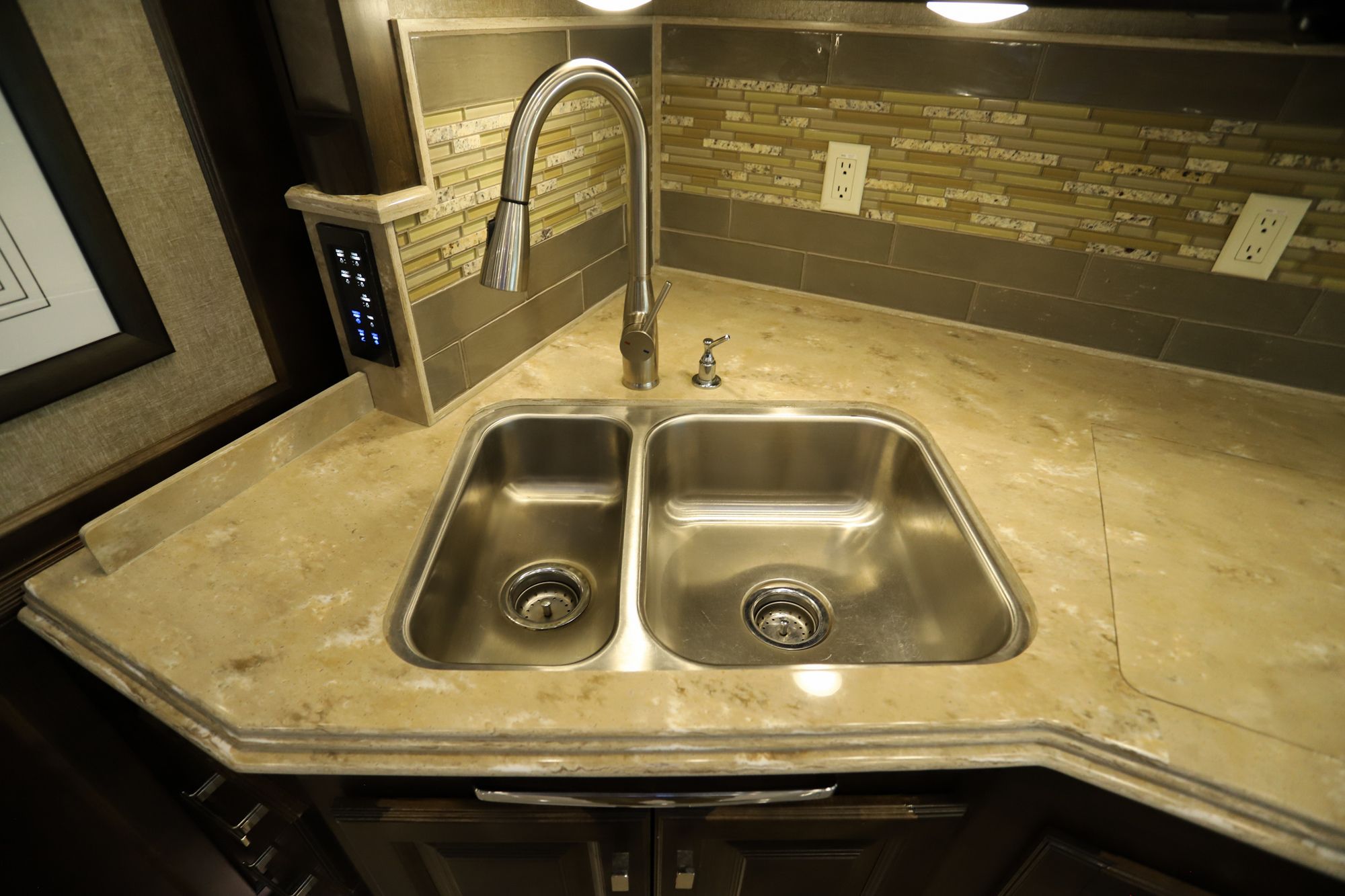 Used 2018 Tiffin Motor Homes Phaeton 40IH Class A  For Sale