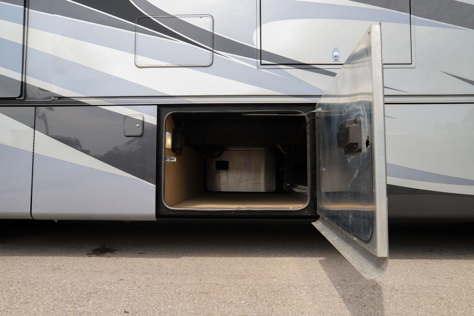 Used 2018 Tiffin Motor Homes Phaeton 40IH Class A  For Sale