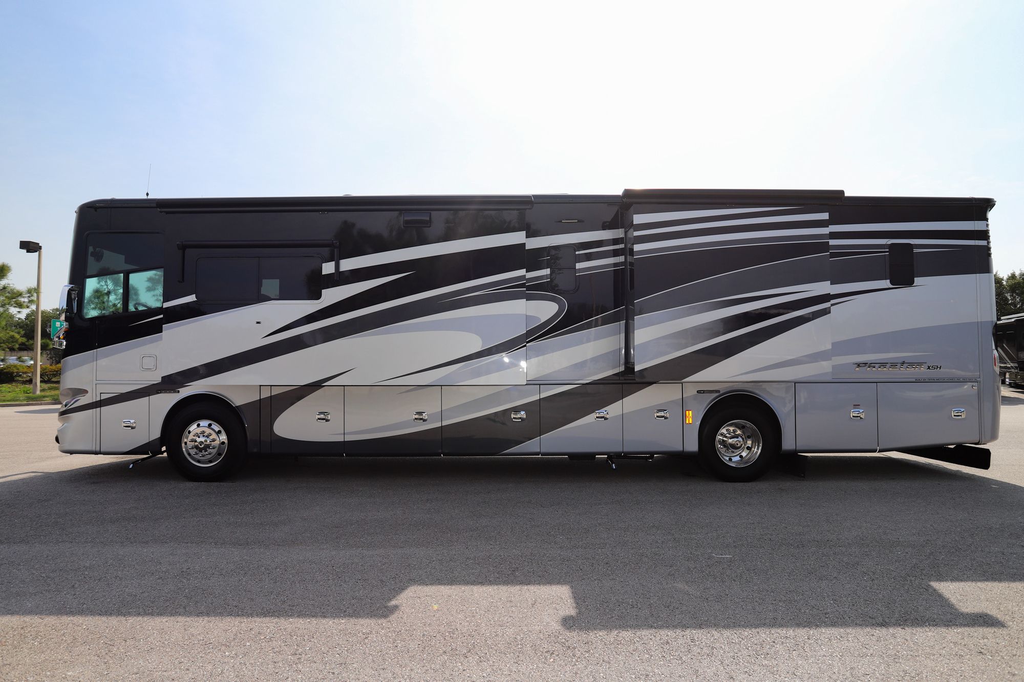 Used 2018 Tiffin Motor Homes Phaeton 40IH Class A  For Sale
