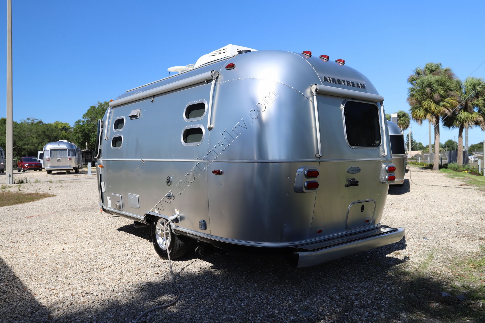 Used 2017 Airstream Flying Cloud 19CNB Travel Trailer  For Sale