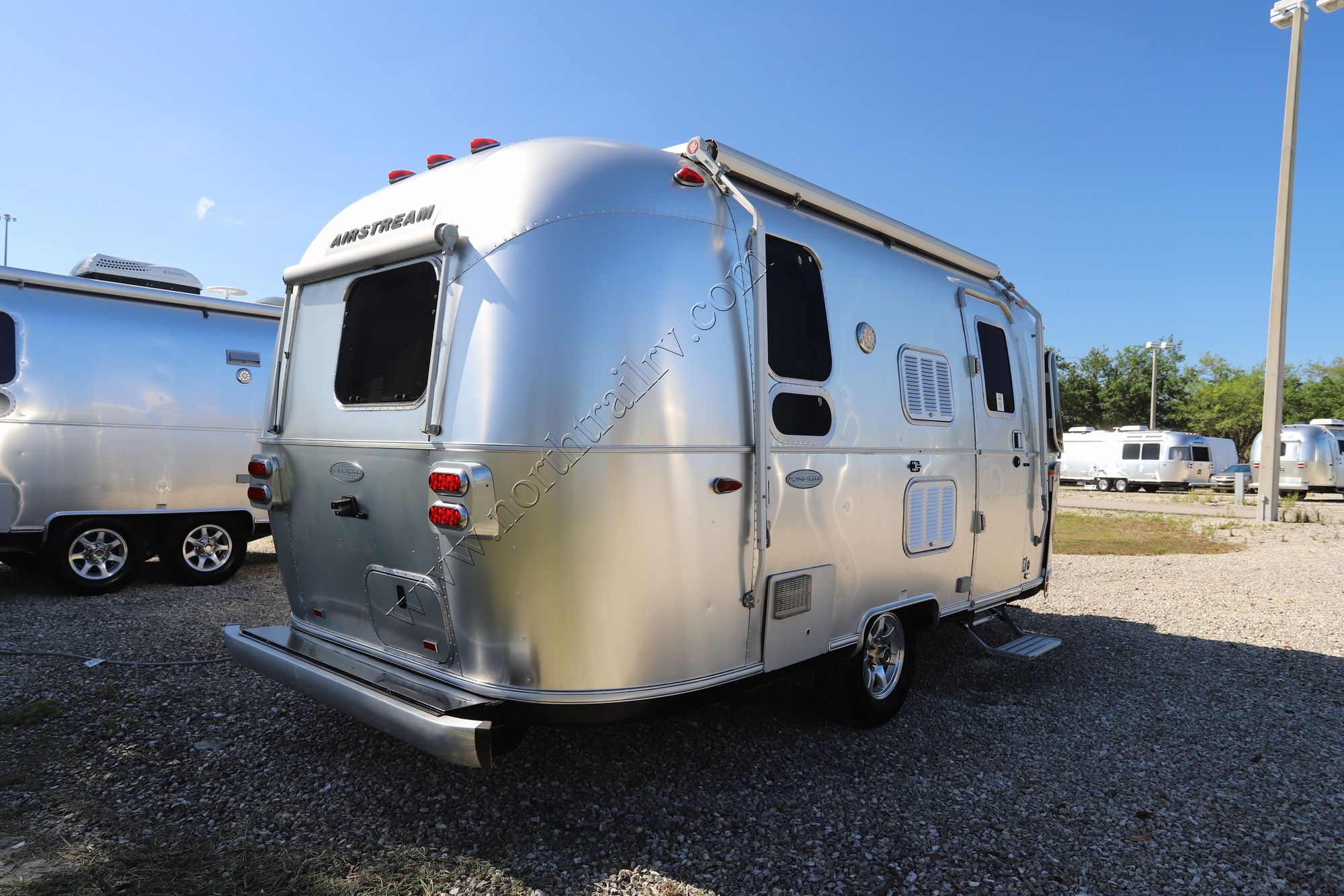 Used 2017 Airstream Flying Cloud 19CNB Travel Trailer  For Sale