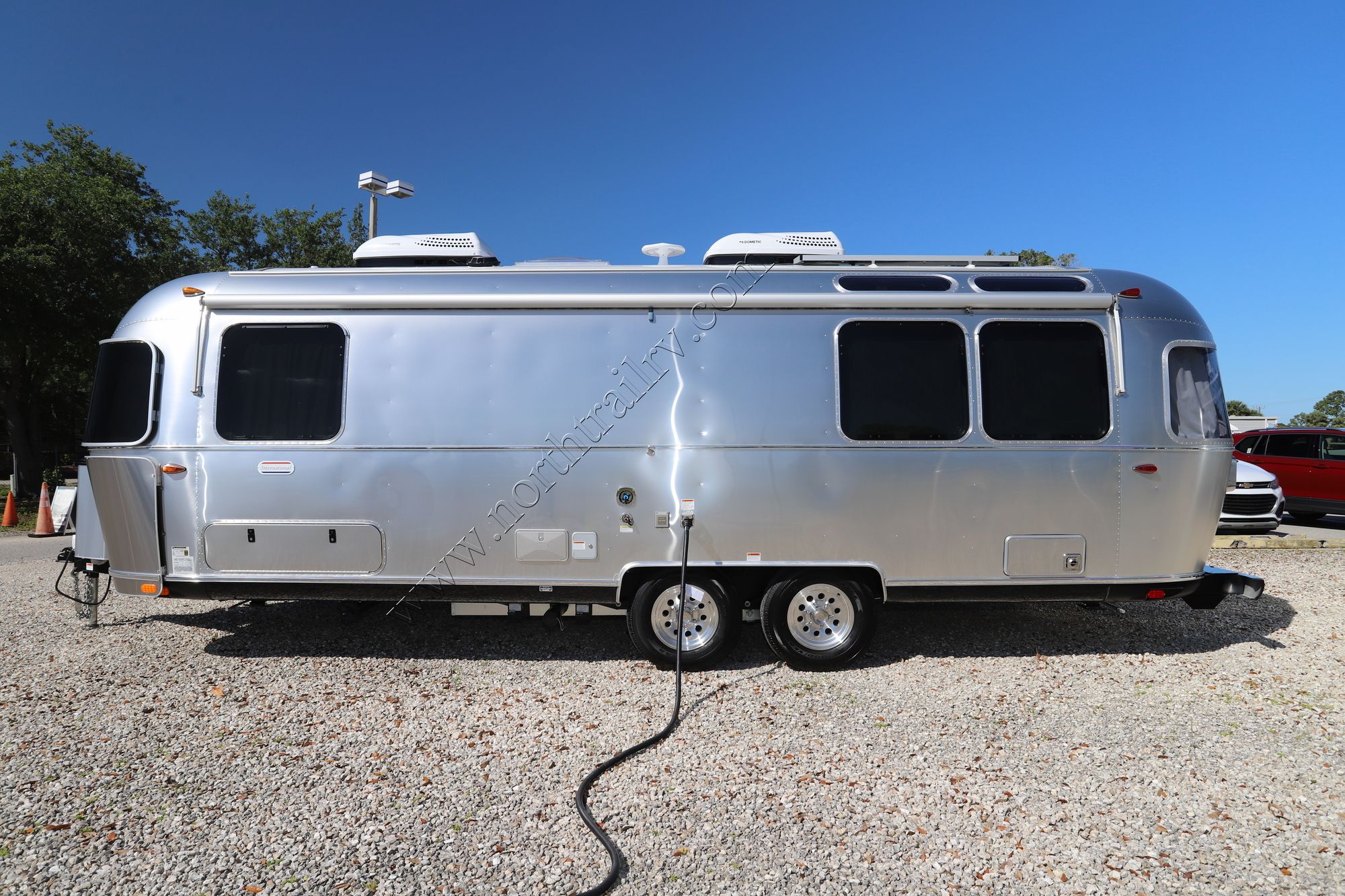 New 2022 Airstream International 27FB Travel Trailer  For Sale