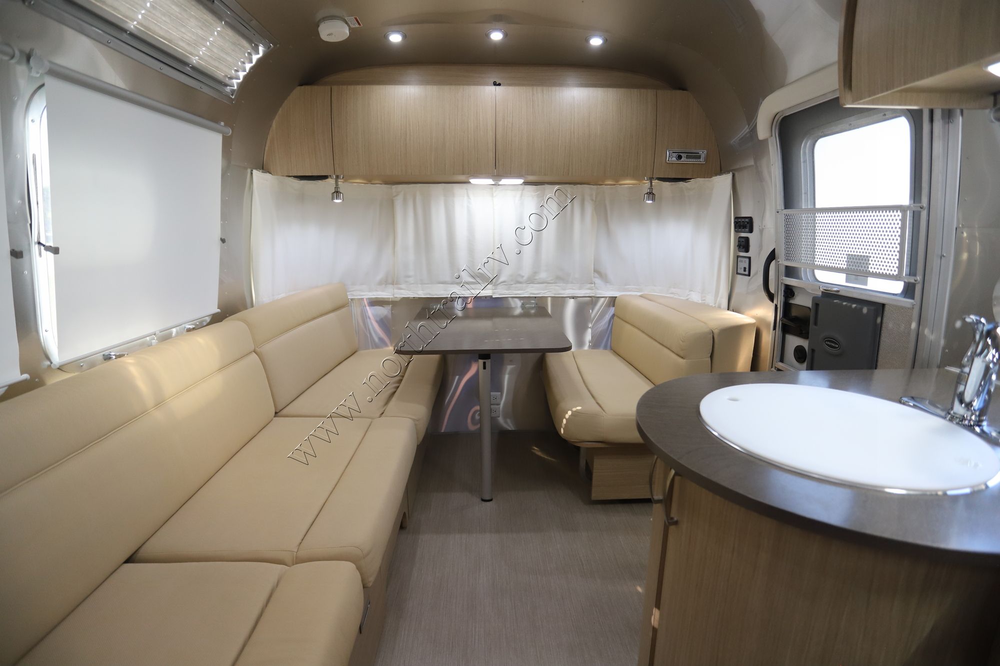 Used 2017 Airstream Flying Cloud 23D Travel Trailer  For Sale