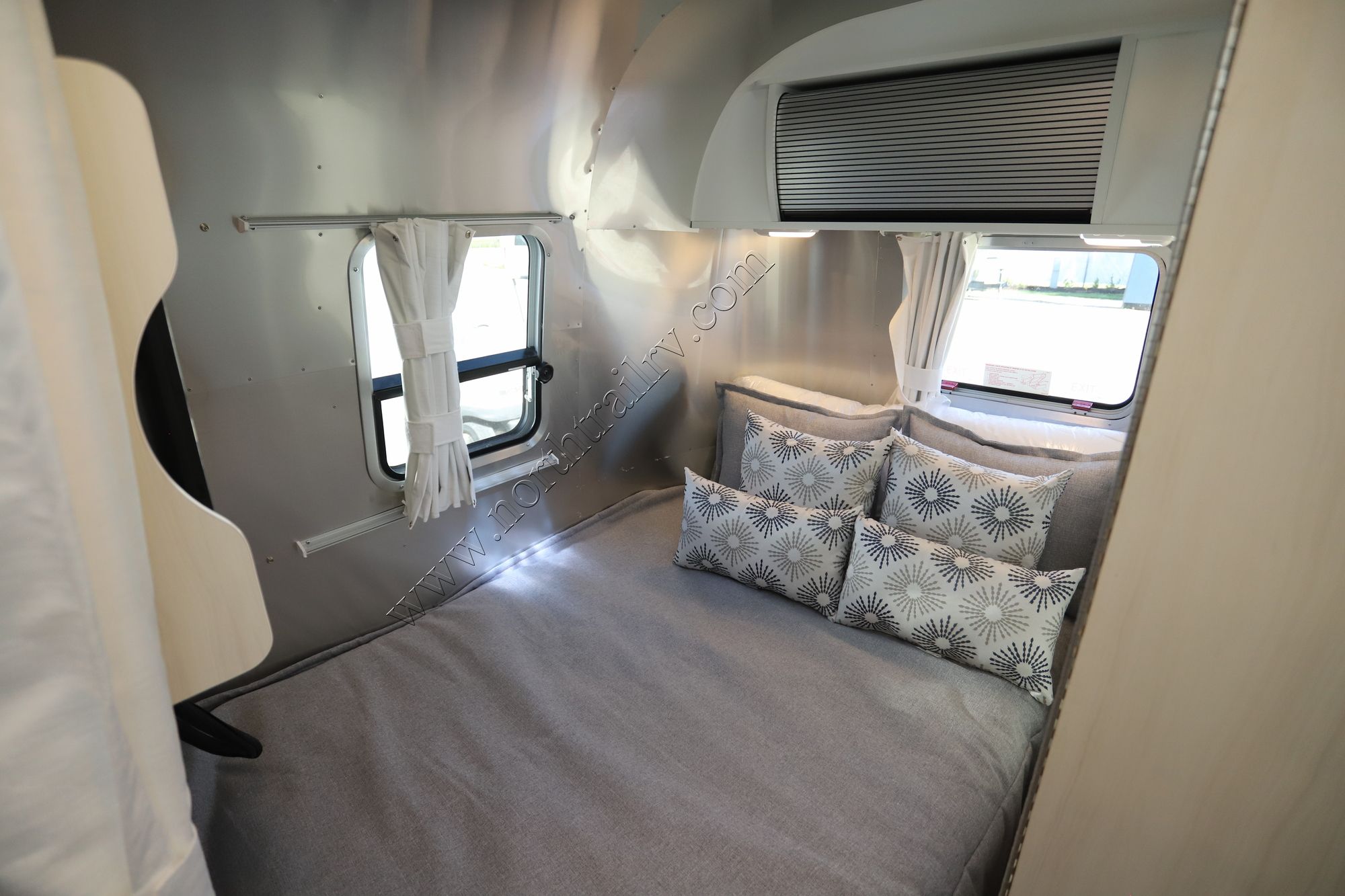 New 2022 Airstream Bambi 19CB Travel Trailer  For Sale