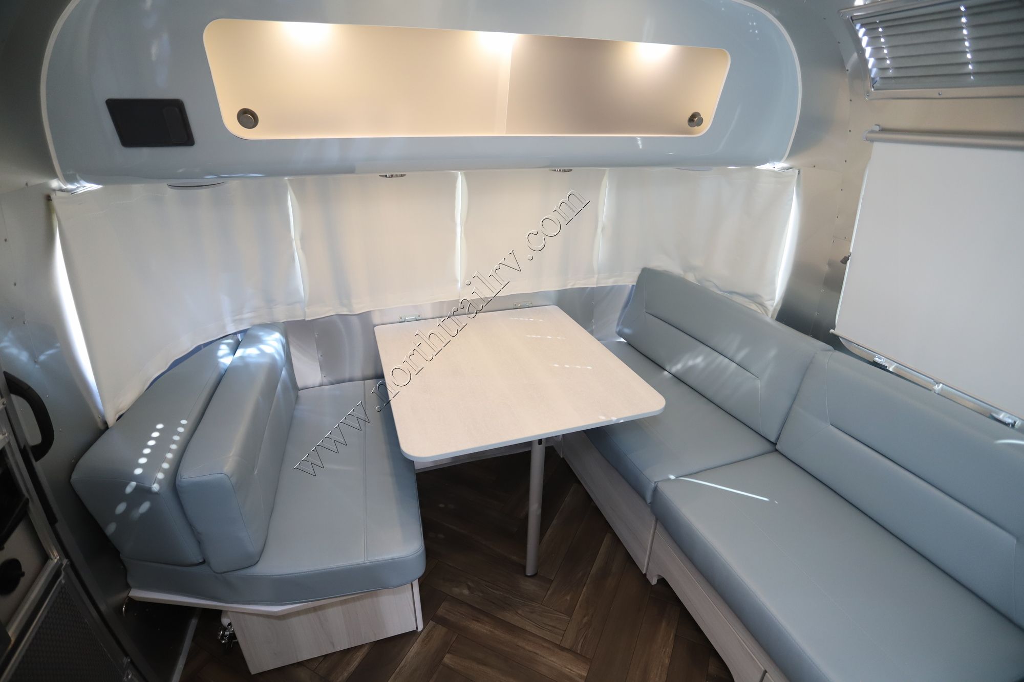 New 2022 Airstream International 27FB Travel Trailer  For Sale