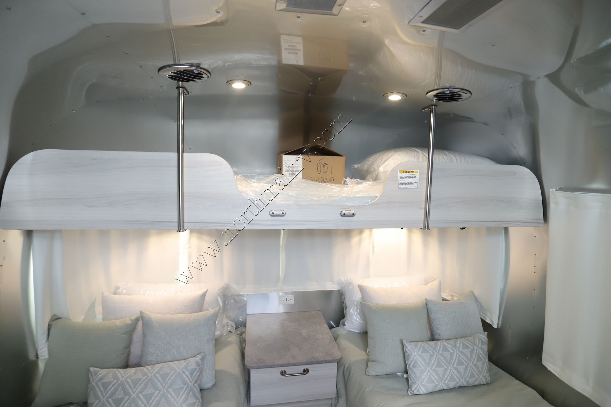 New 2022 Airstream International 27FB Travel Trailer  For Sale