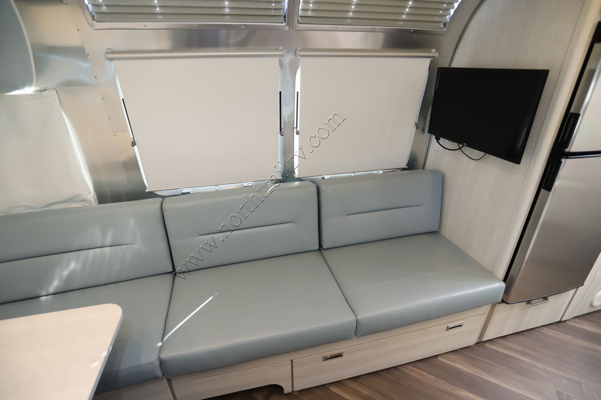 New 2022 Airstream International 27FB Travel Trailer  For Sale