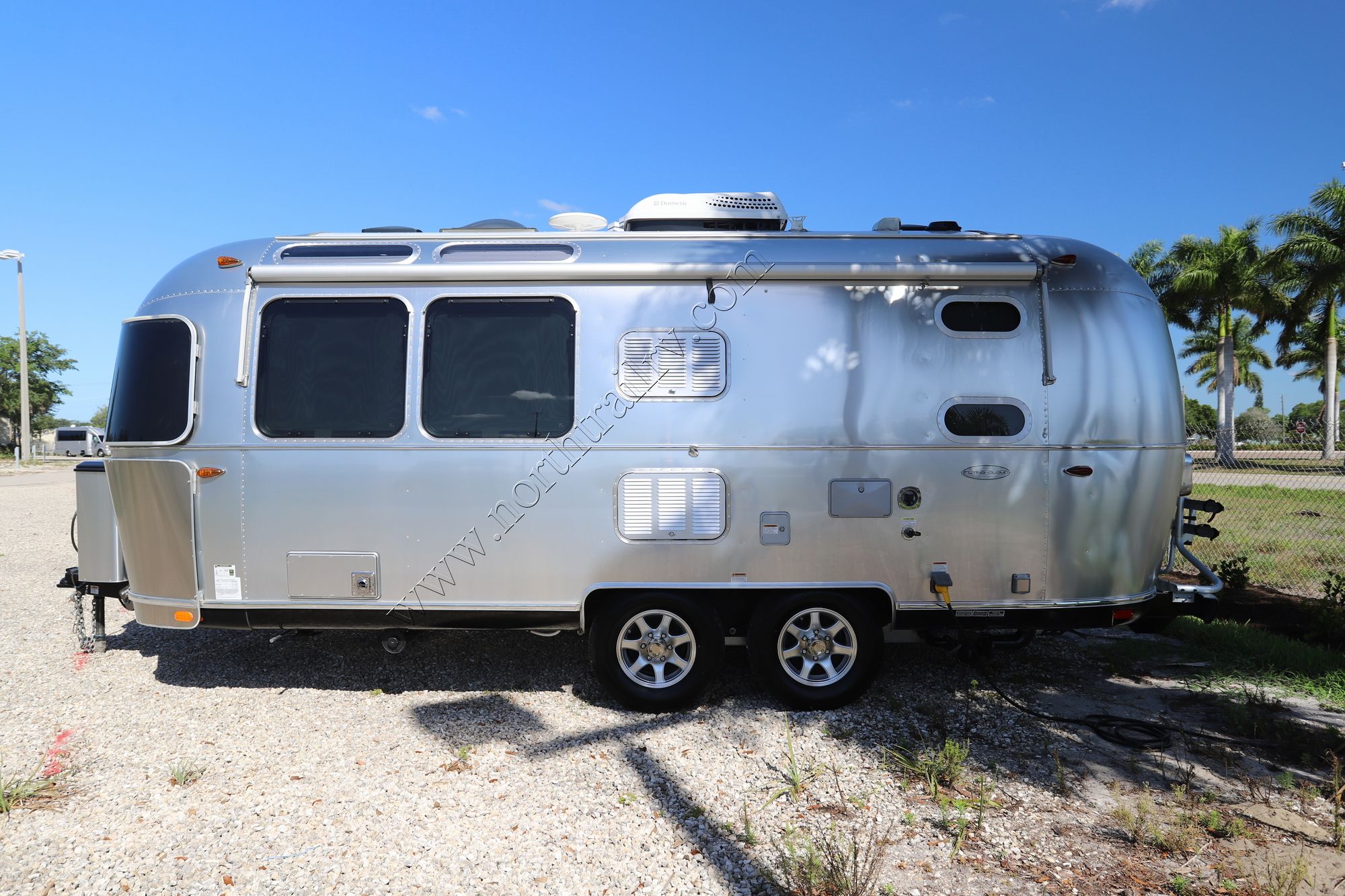 Used 2017 Airstream Flying Cloud 23D Travel Trailer  For Sale