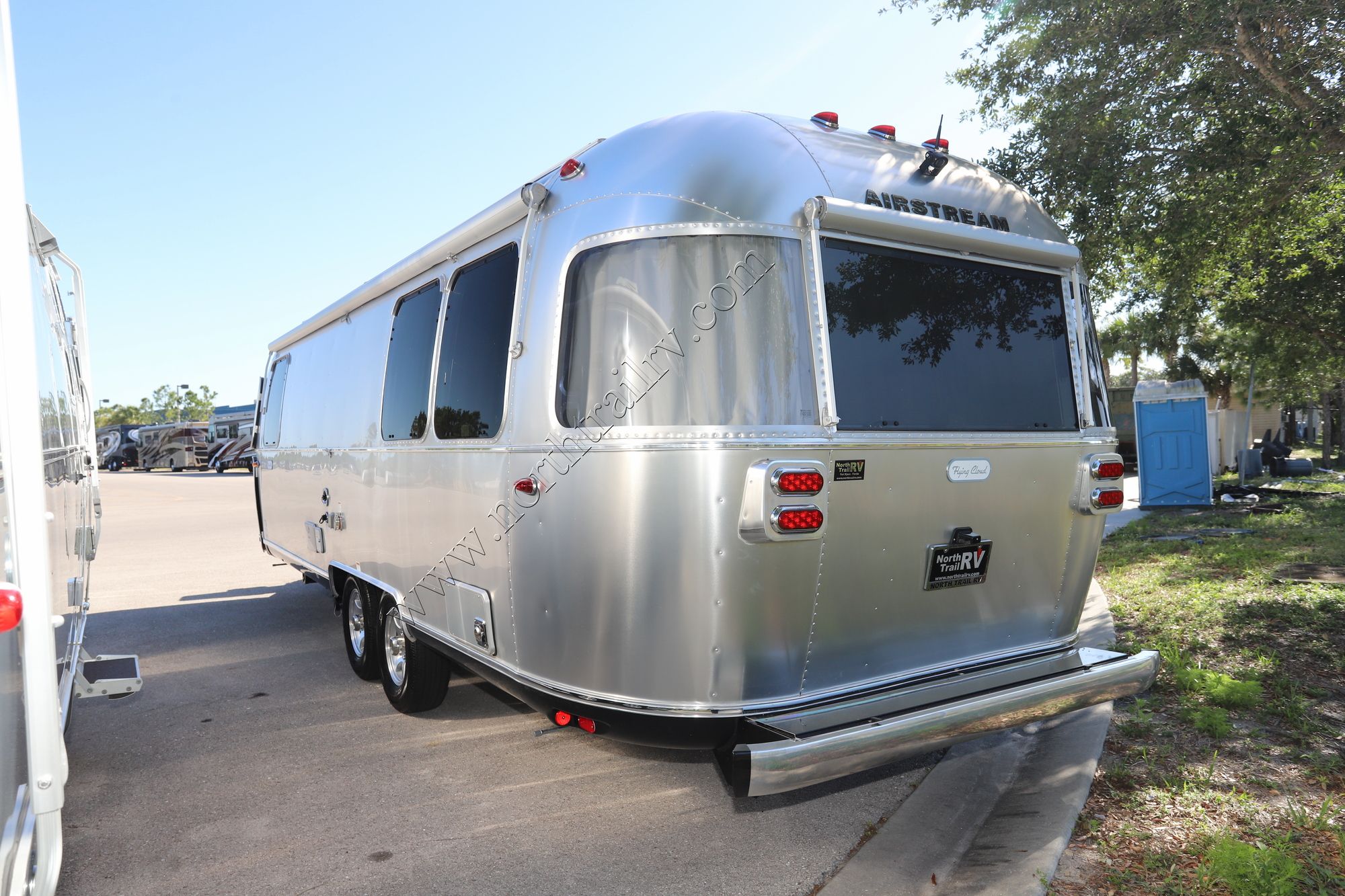 New 2022 Airstream Flying Cloud 27FB Travel Trailer  For Sale