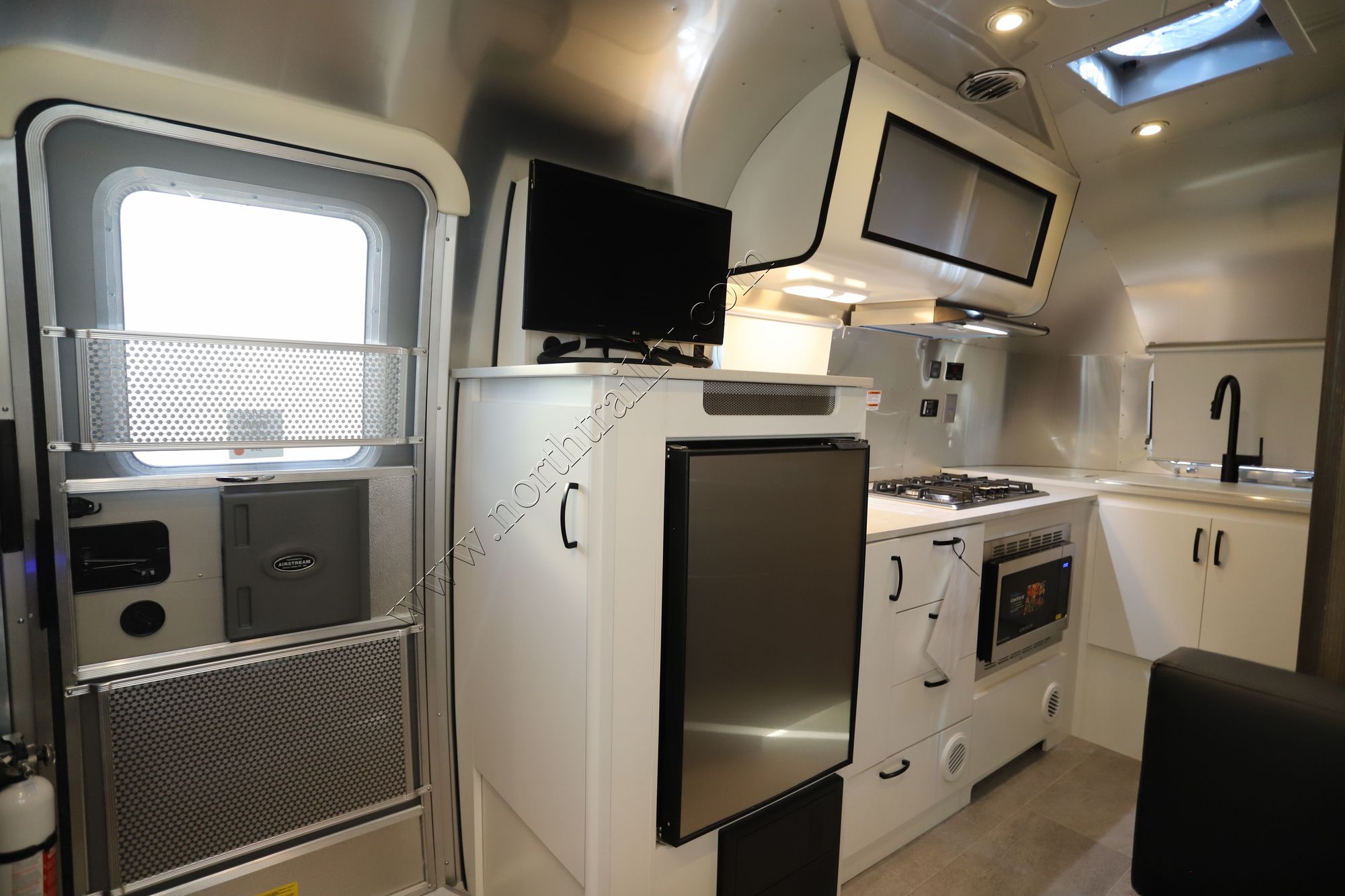 New 2022 Airstream Caravel 20FB Travel Trailer  For Sale