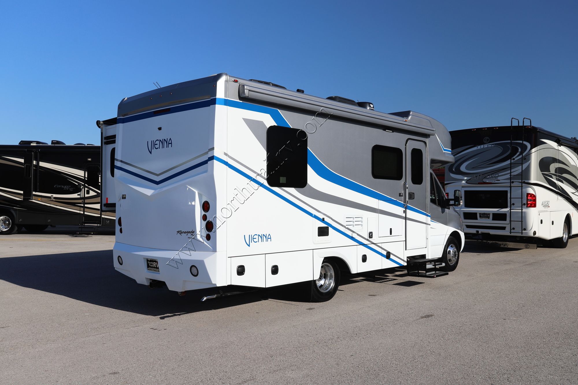 Used 2020 Renegade Rv Vienna 25VFWS Class C  For Sale