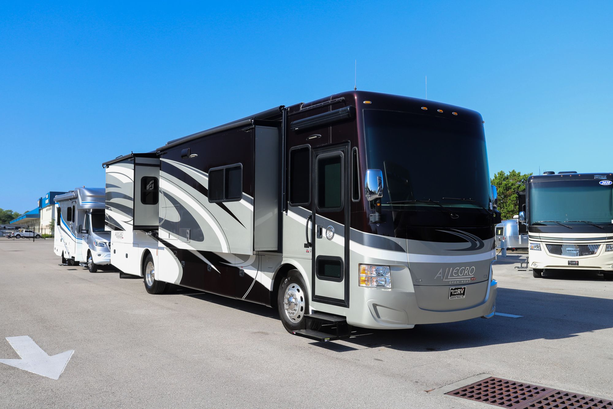 Used 2017 Tiffin Motor Homes Allegro Red 38QRA Class A  For Sale