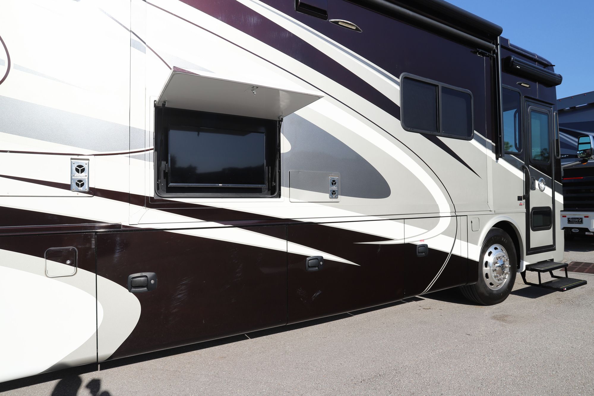 Used 2017 Tiffin Motor Homes Allegro Red 38QRA Class A  For Sale