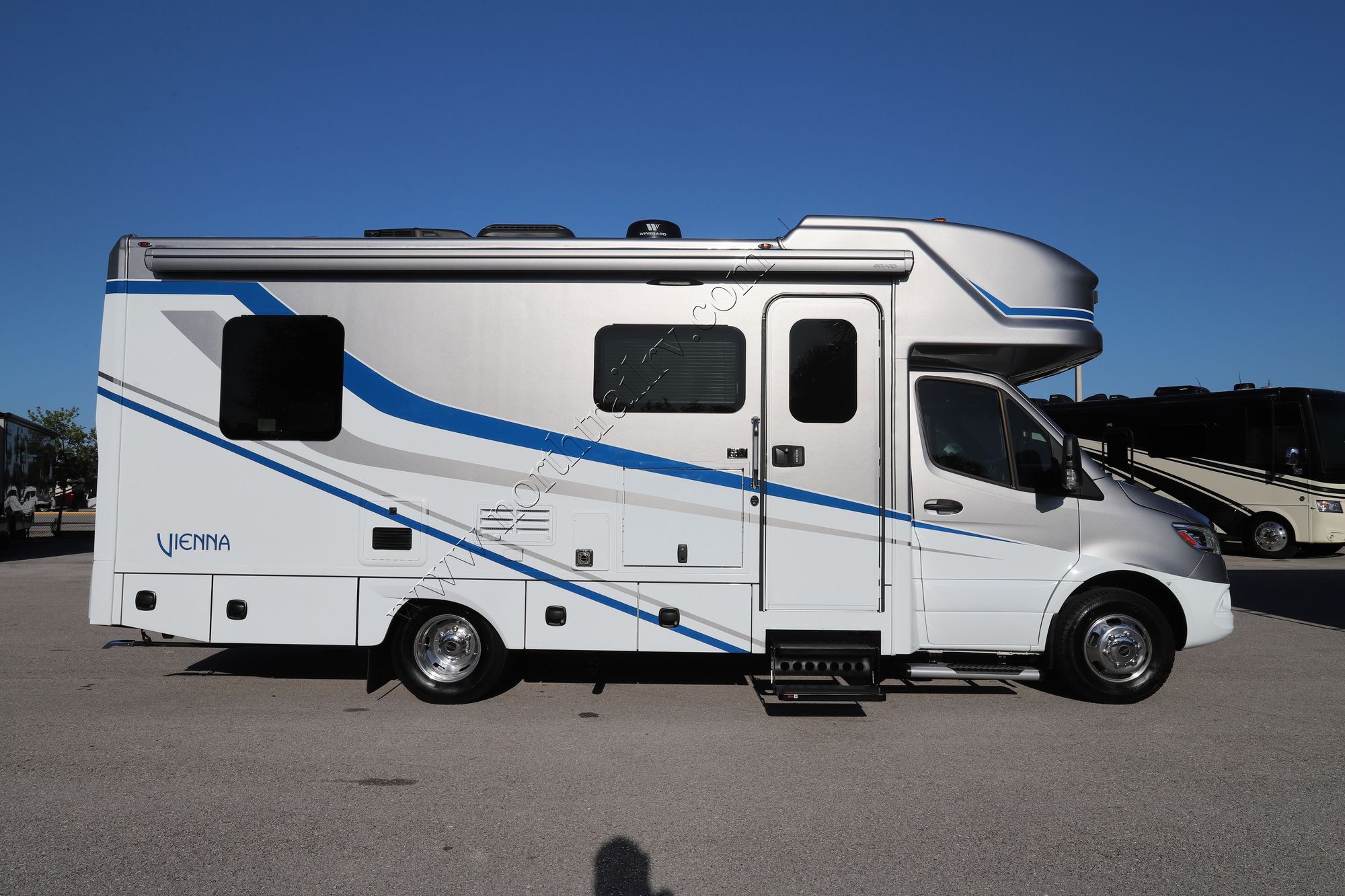 Used 2020 Renegade Rv Vienna 25VFWS Class C  For Sale