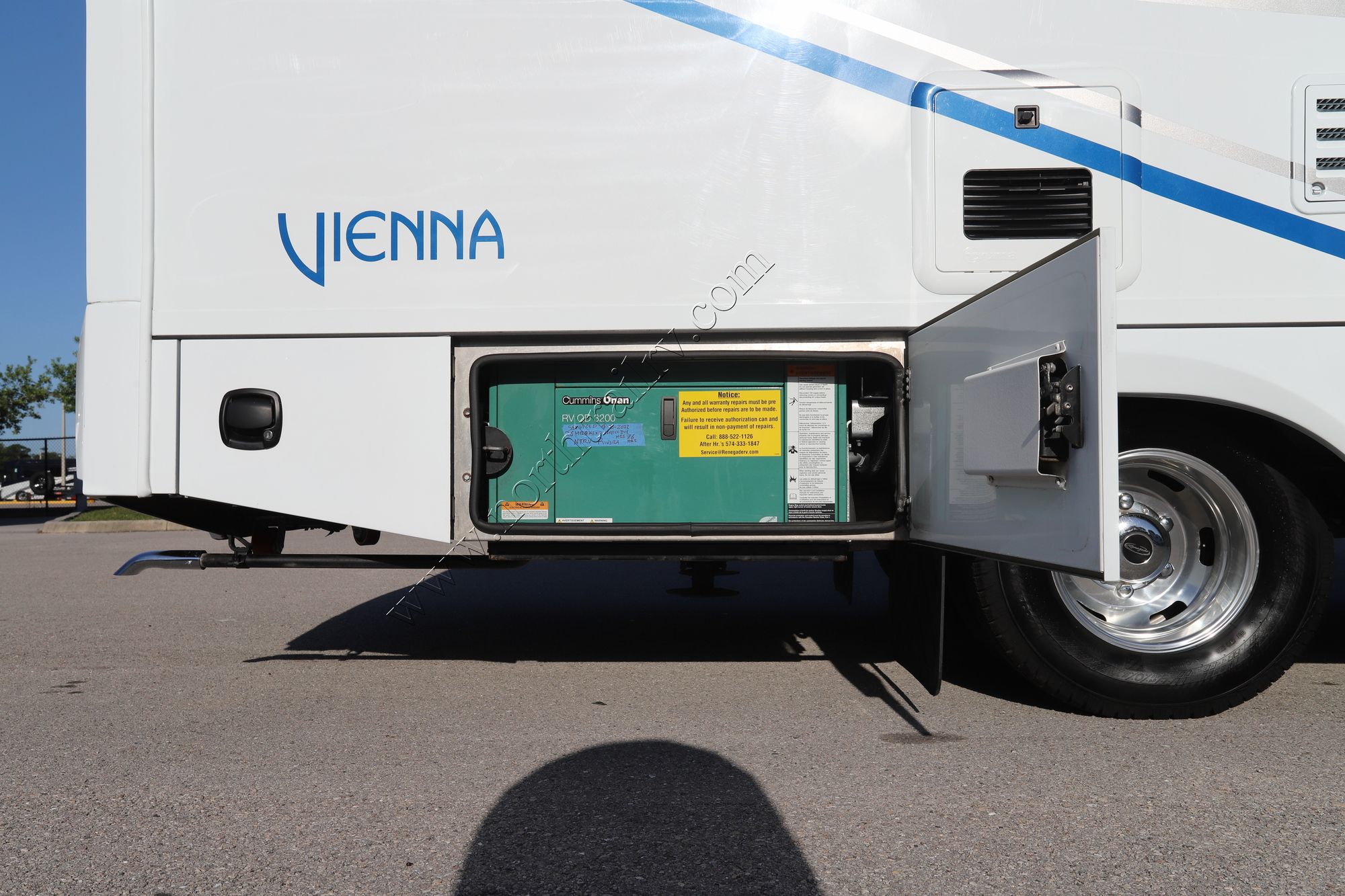 Used 2020 Renegade Rv Vienna 25VFWS Class C  For Sale