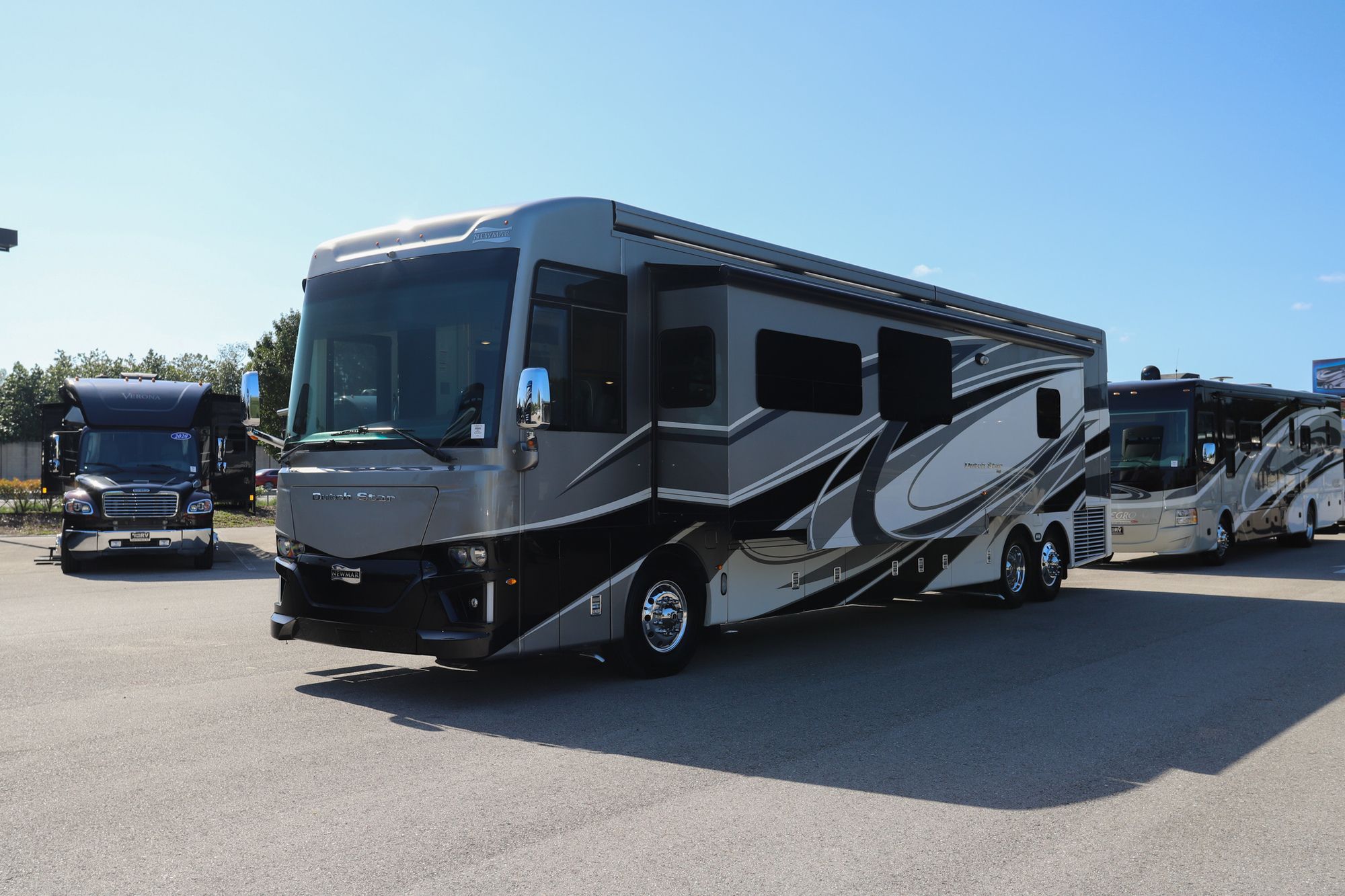 Used 2021 Newmar Dutch Star 4362 Class A  For Sale