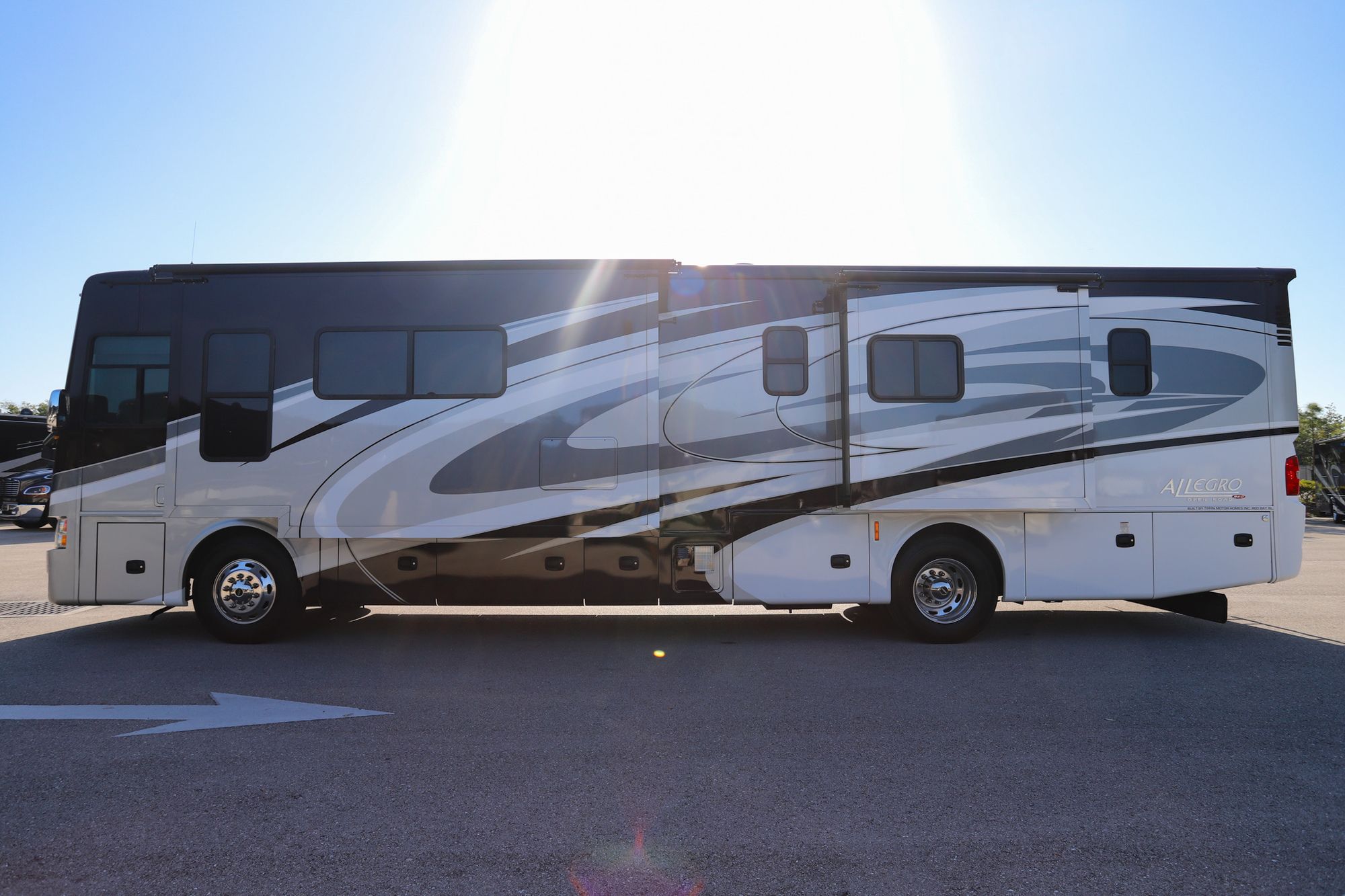 Used 2017 Tiffin Motor Homes Allegro Red 38QRA Class A  For Sale