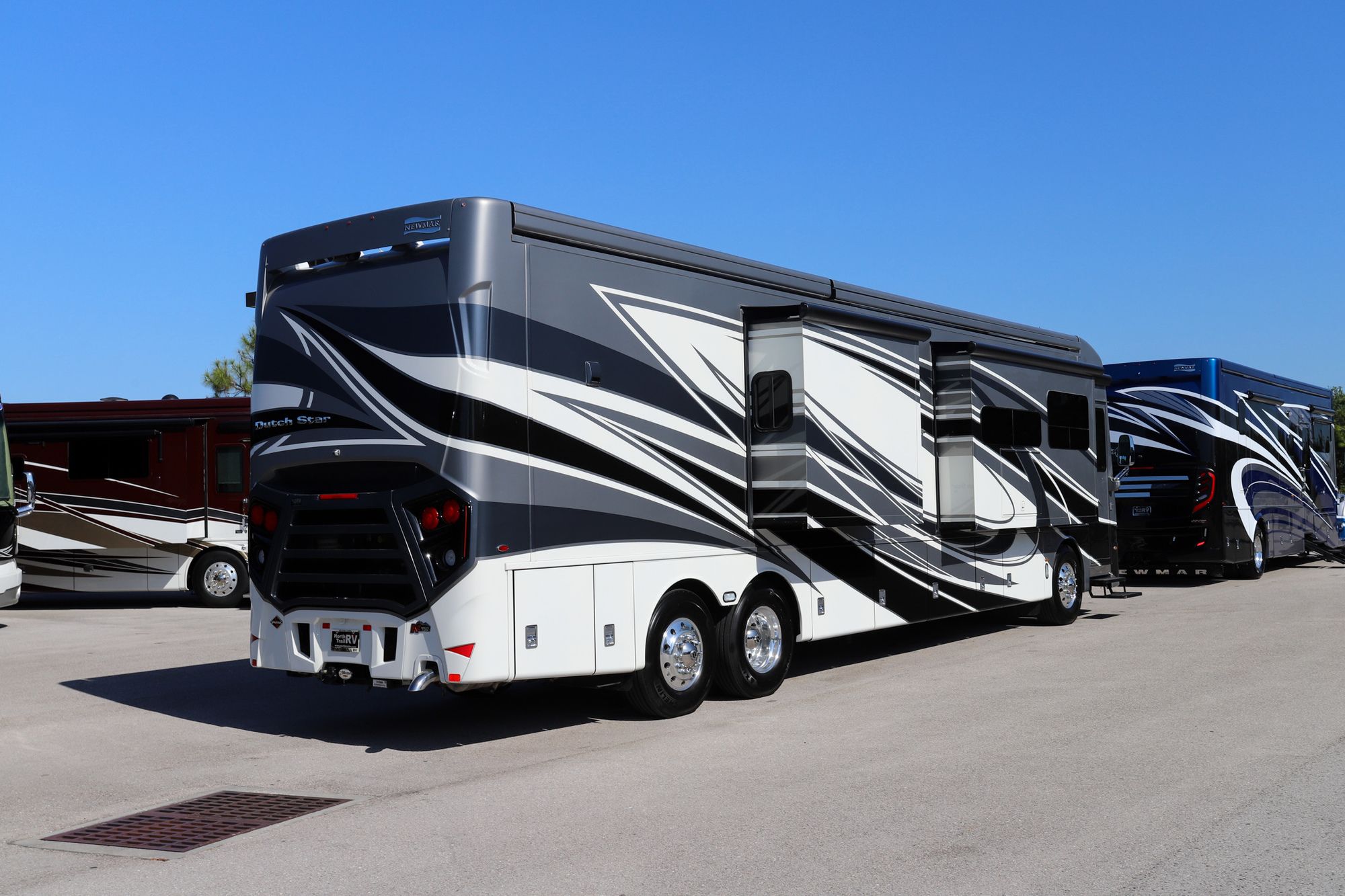 Used 2021 Newmar Dutch Star 4362 Class A  For Sale