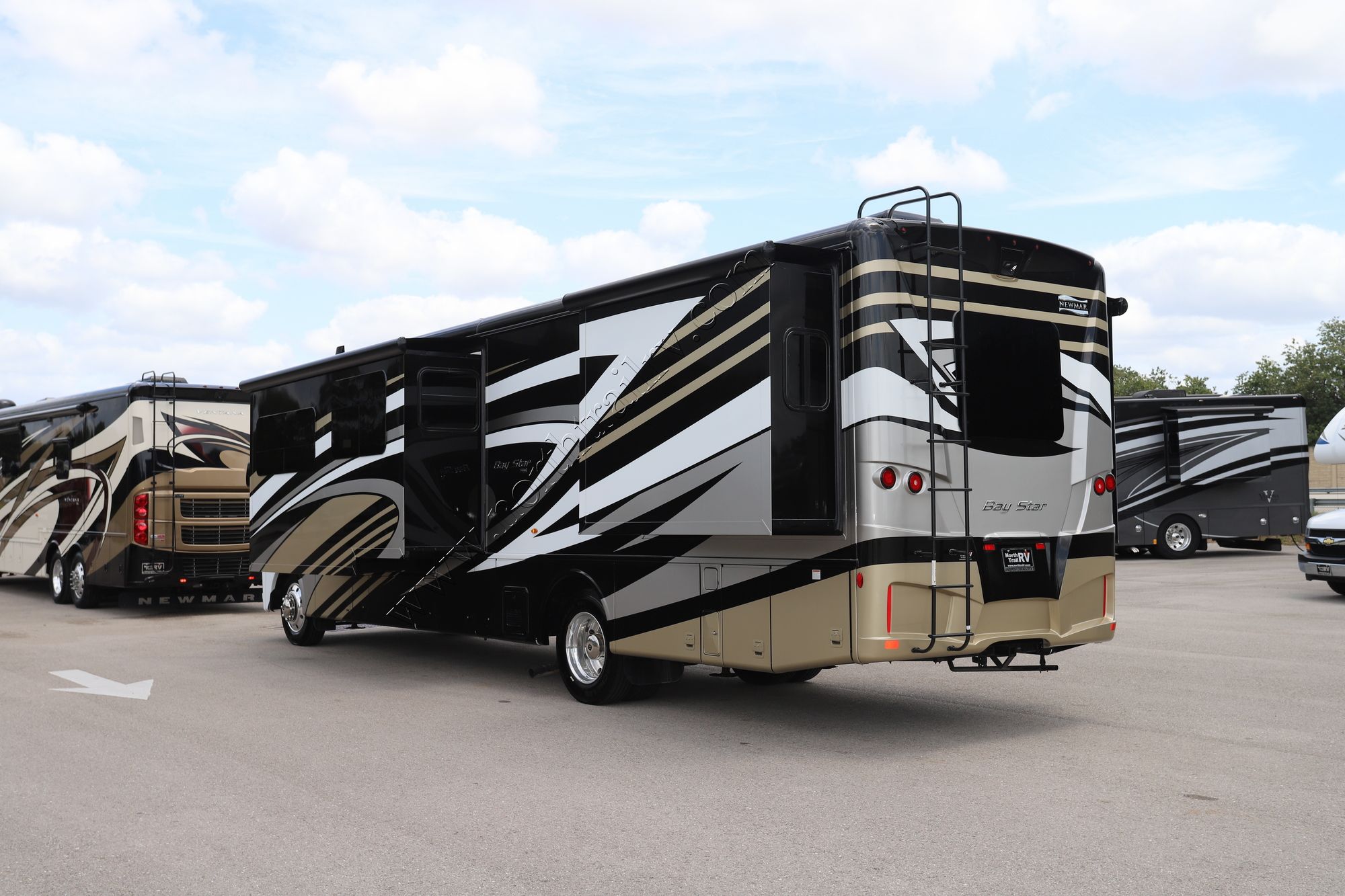 New 2022 Newmar Bay Star 3626 Class A  For Sale