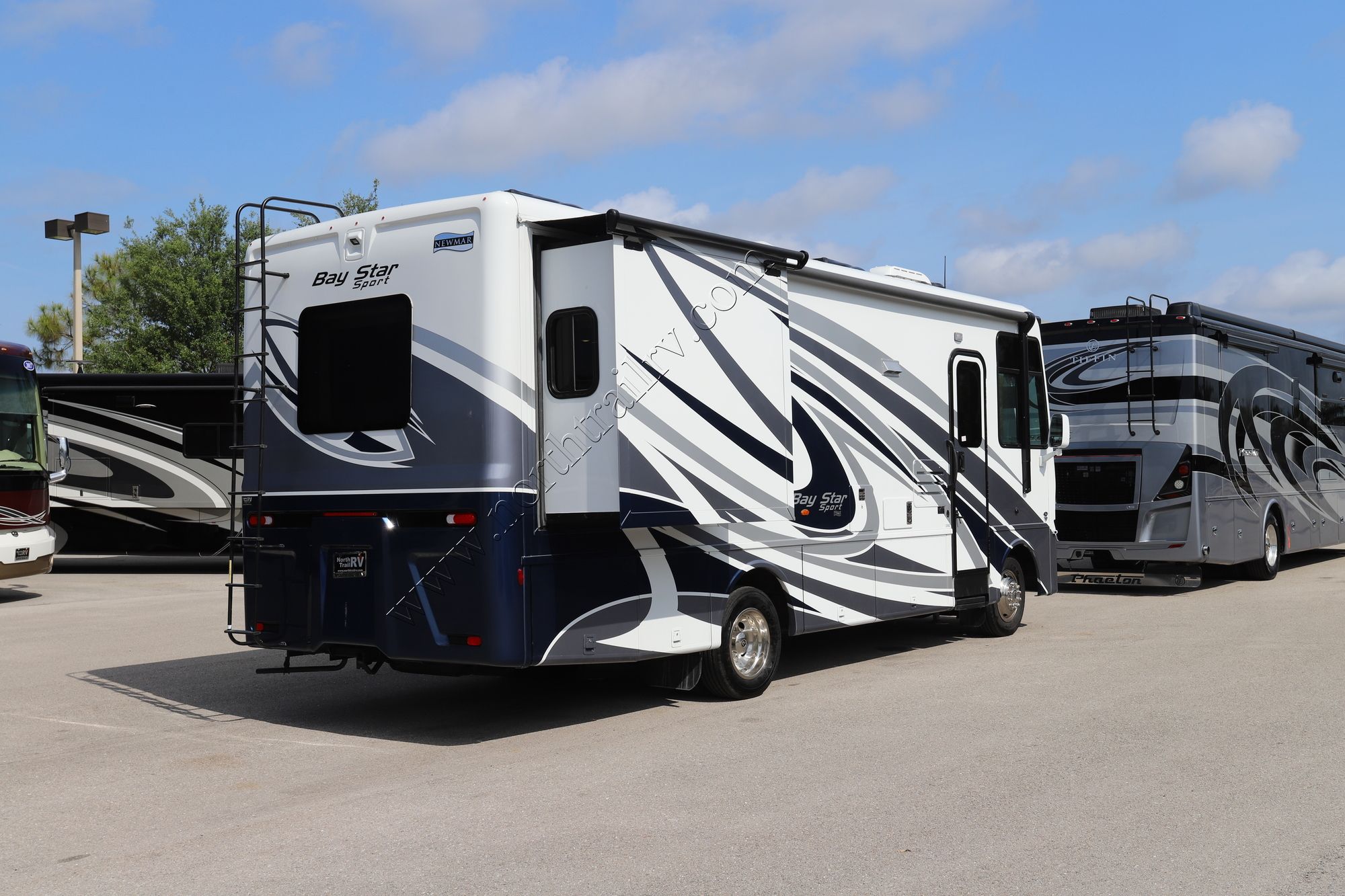 New 2022 Newmar Bay Star Sport 2702 Class A  For Sale