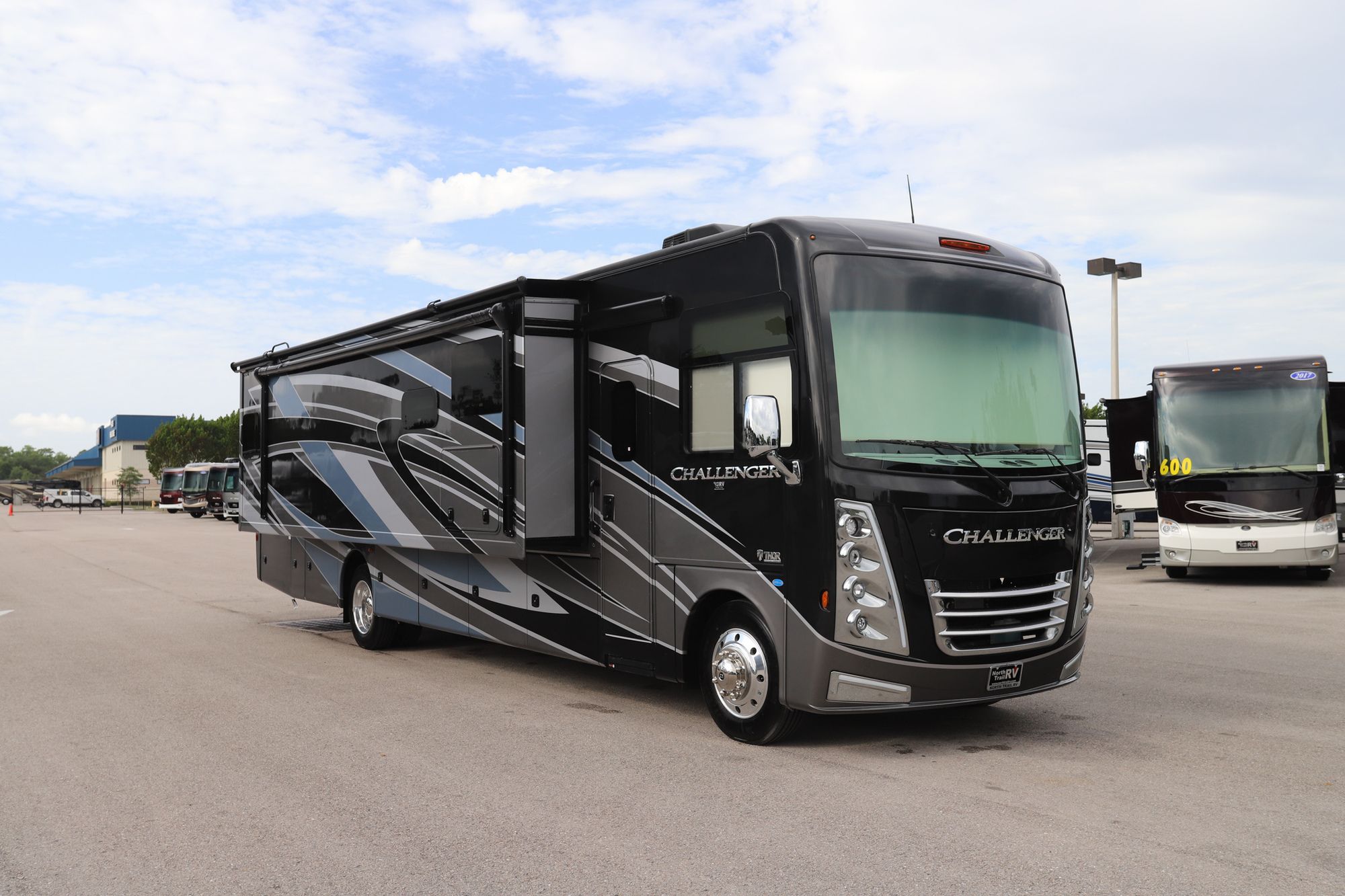 New 2023 Thor Challenger 37FH Class A  For Sale
