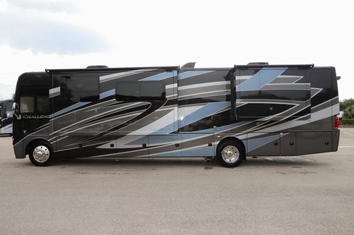 2023 Thor Challenger 37FH Class A