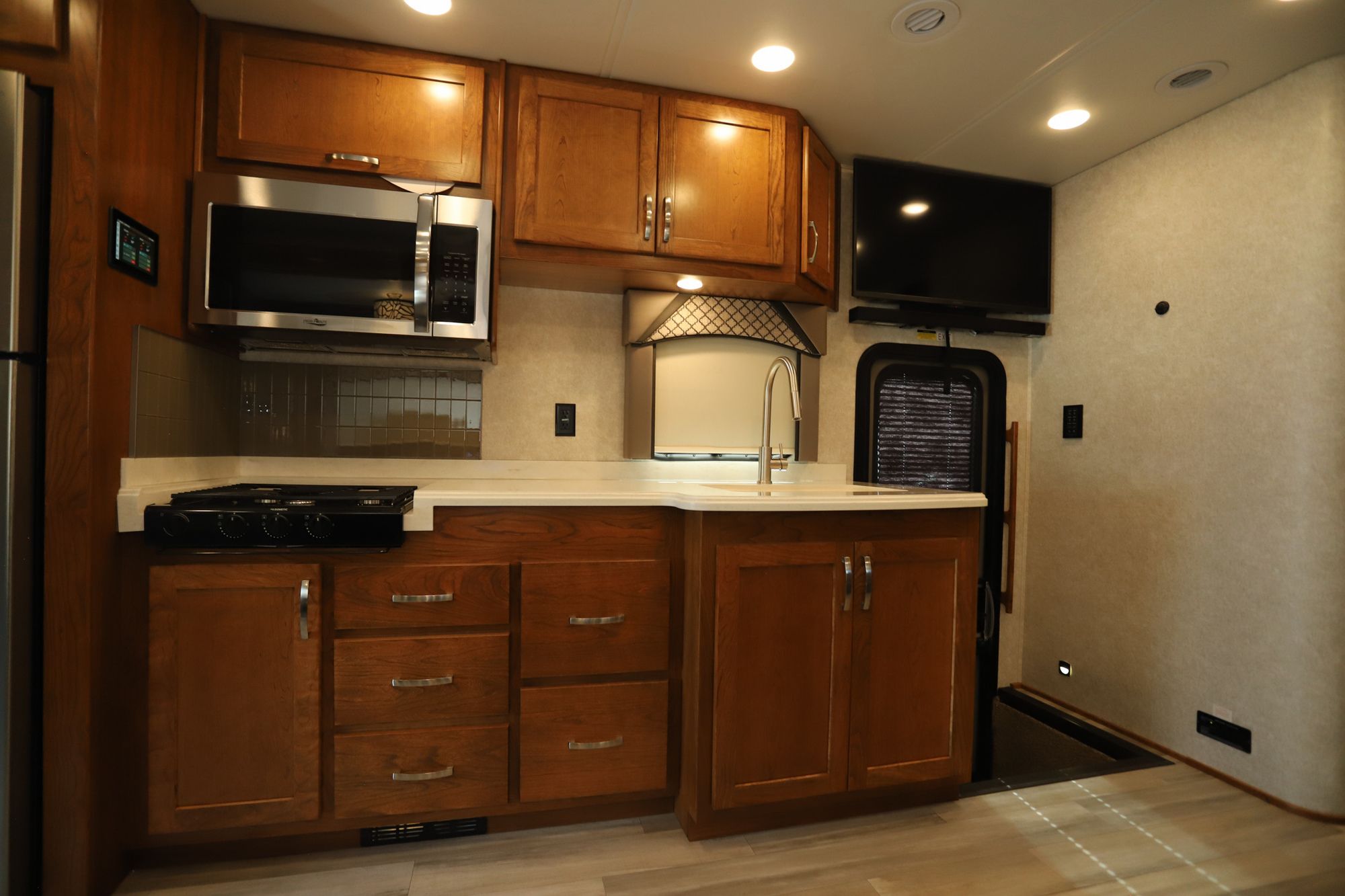 New 2022 Renegade Rv Valencia 35MB Super C  For Sale