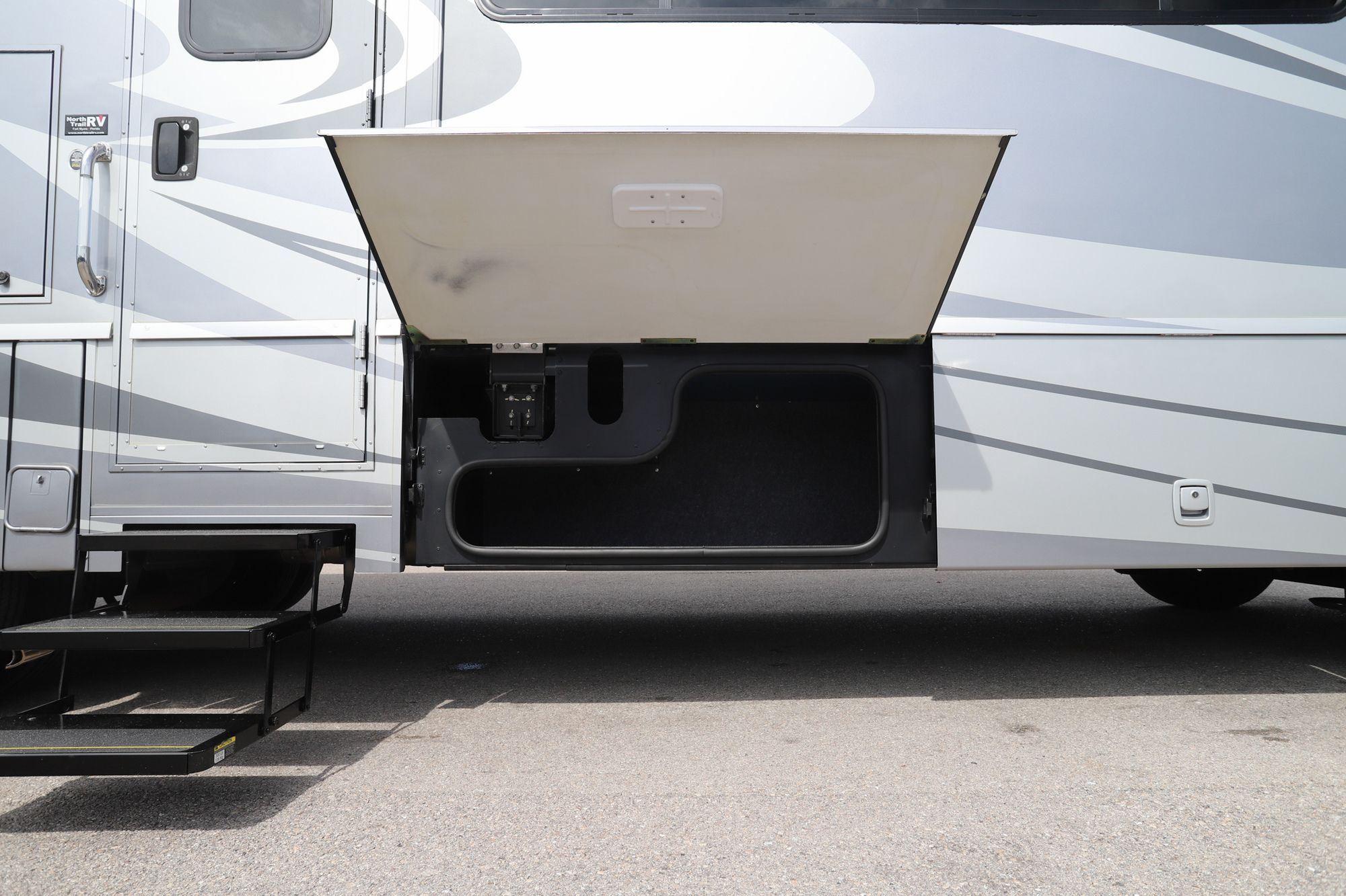 Used 2017 Winnebago Sightseer 33C Class A  For Sale