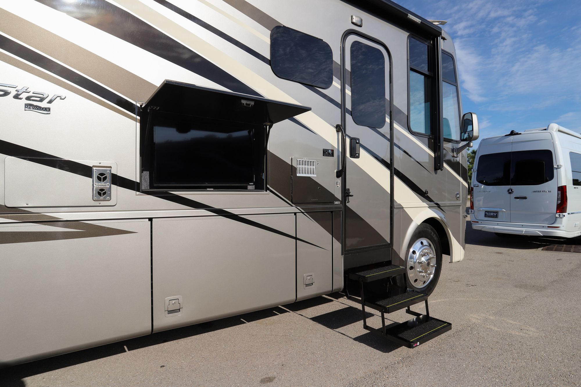 Used 2019 Newmar Baystar 3401 Class A  For Sale