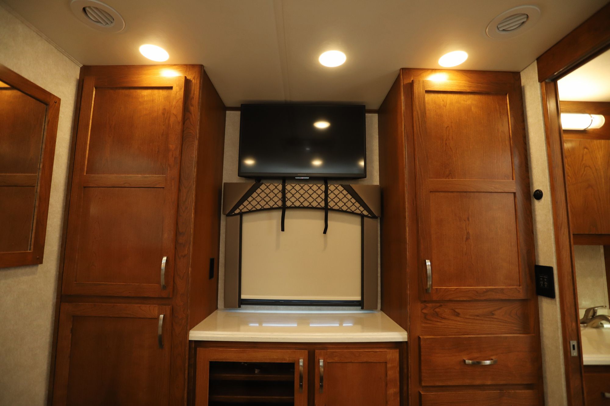 New 2022 Renegade Rv Valencia 35MB Super C  For Sale